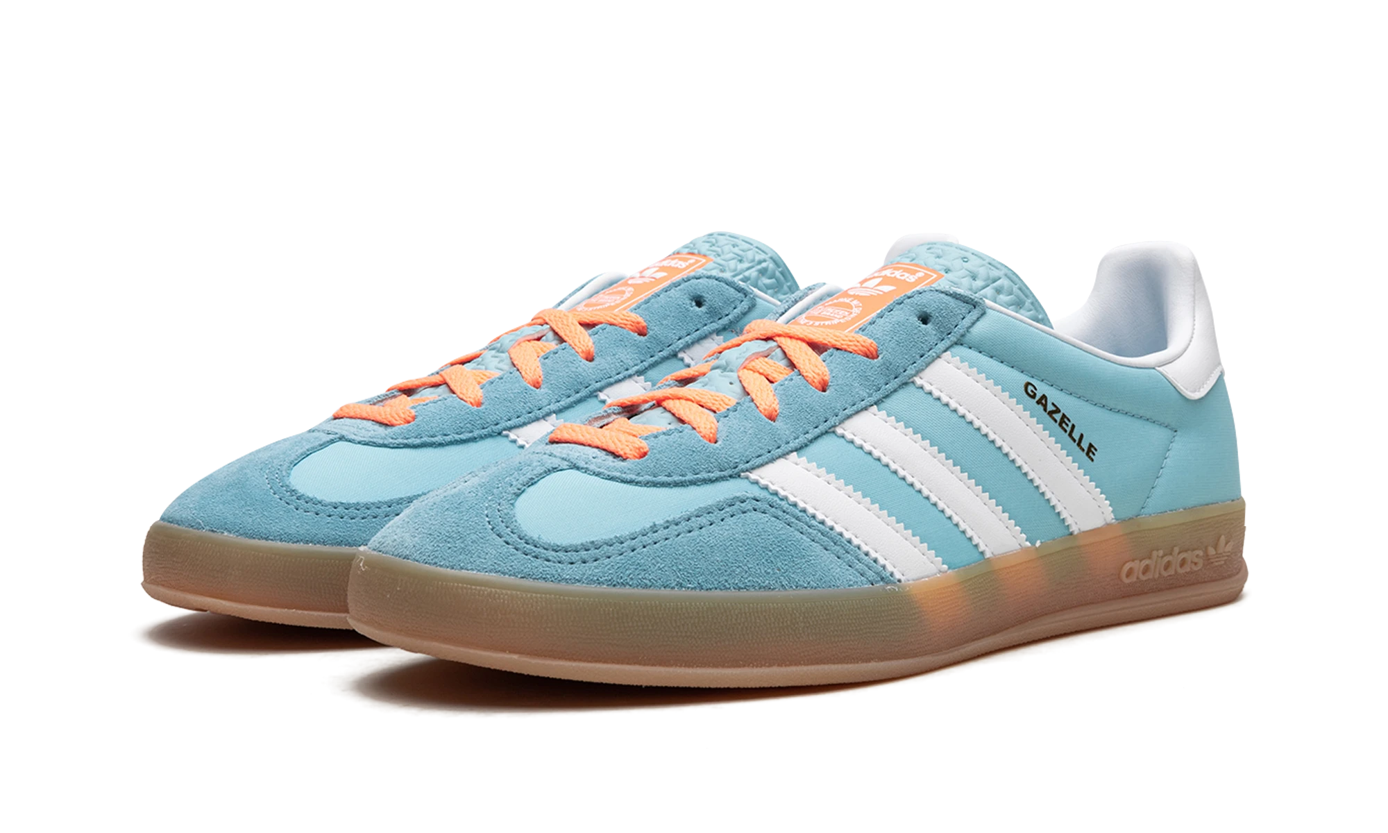 Detail vnitřní strany tenisky Adidas Gazelle Indoor Preloved Blue White Gum (HQ9017) bleu, blanc et marron.