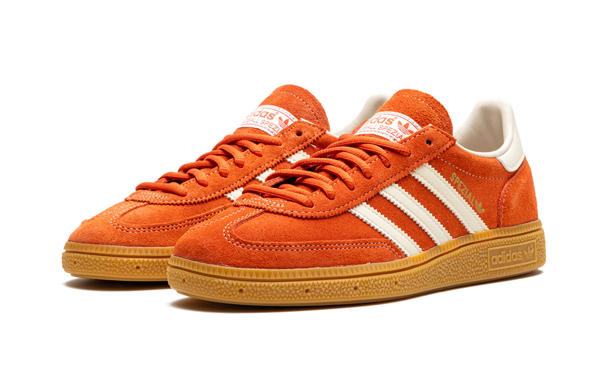 Detail of the inner side of the sneaker Adidas Handball Spezial Preloved Red Gum (IG6191) rouge, beige et blanc.