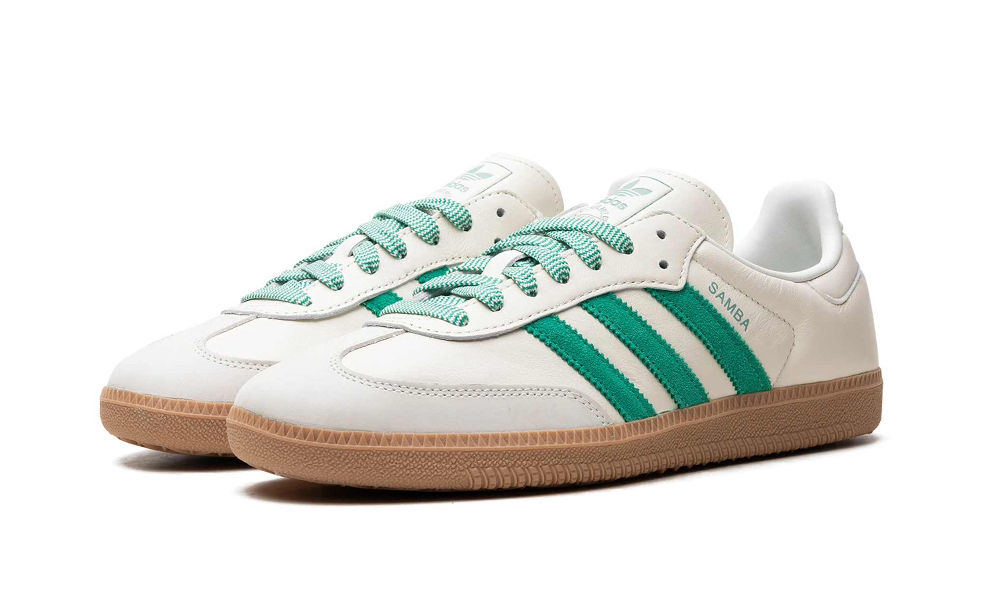 Dettaglio del lato interno della scarpa Adidas Samba Off White Court Green (JI3906) blanc et vert.