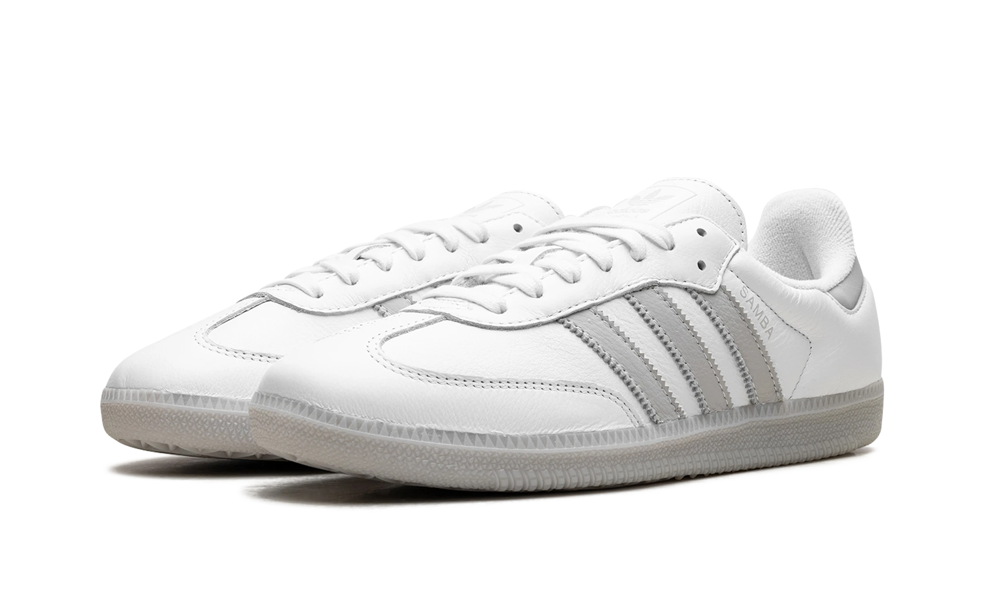 Detail of the inner side of the sneaker Adidas Samba OG Footwear White Grey (JI3206) blanc et gris.
