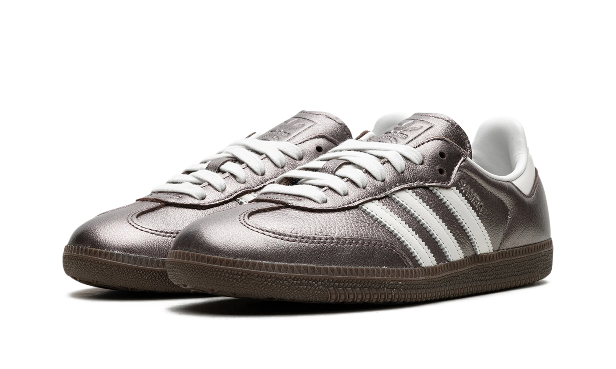 Detalhe do lado interior da sapatilha Adidas Samba OG Metallic Purple (JI4219) violet et marron.
