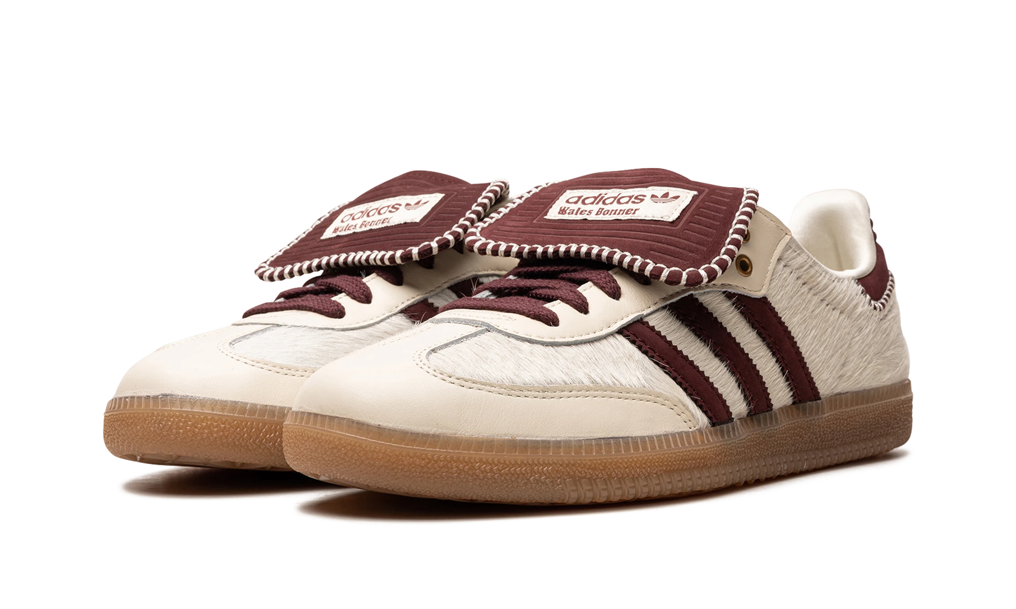 Detail of the inner side of the sneaker Adidas Samba Pony Tonal Wales Bonner Cream White (IE0586) beige, blanc et marron.