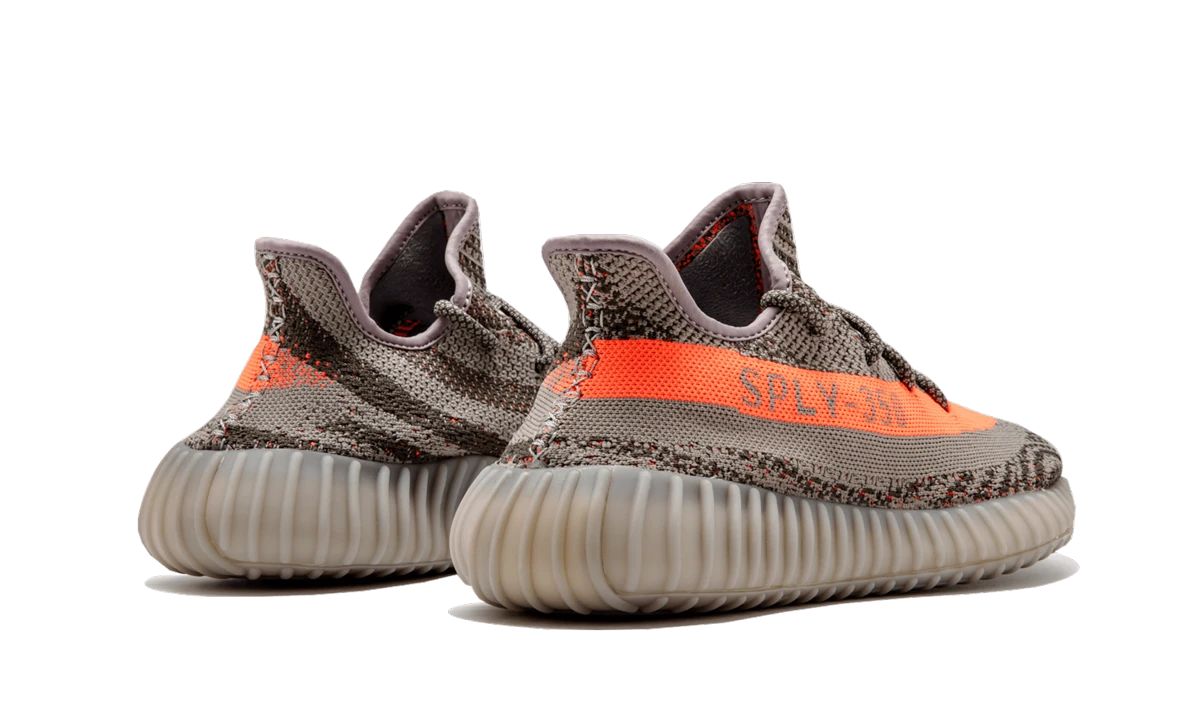 Par de zapatillas Adidas Yeezy Boost 350 V2 Beluga (BB1826) nuevas y auténticas con caja original.