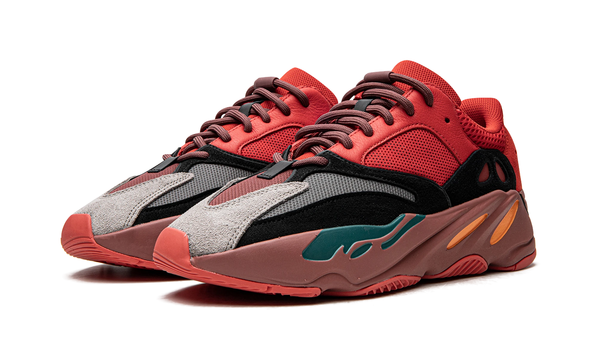 Detail der Innenseite des sneaker Adidas Yeezy Boost 700 Hi-Res Red (HQ6979) rouge.