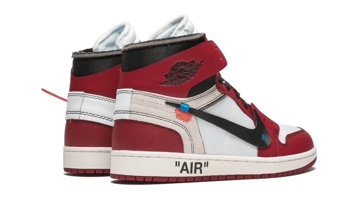 Paar Sneaker Air Jordan Jordan 1 Retro High Off-White Chicago (AA3834-101) – nagelneu und authentisch mit Originalkarton.