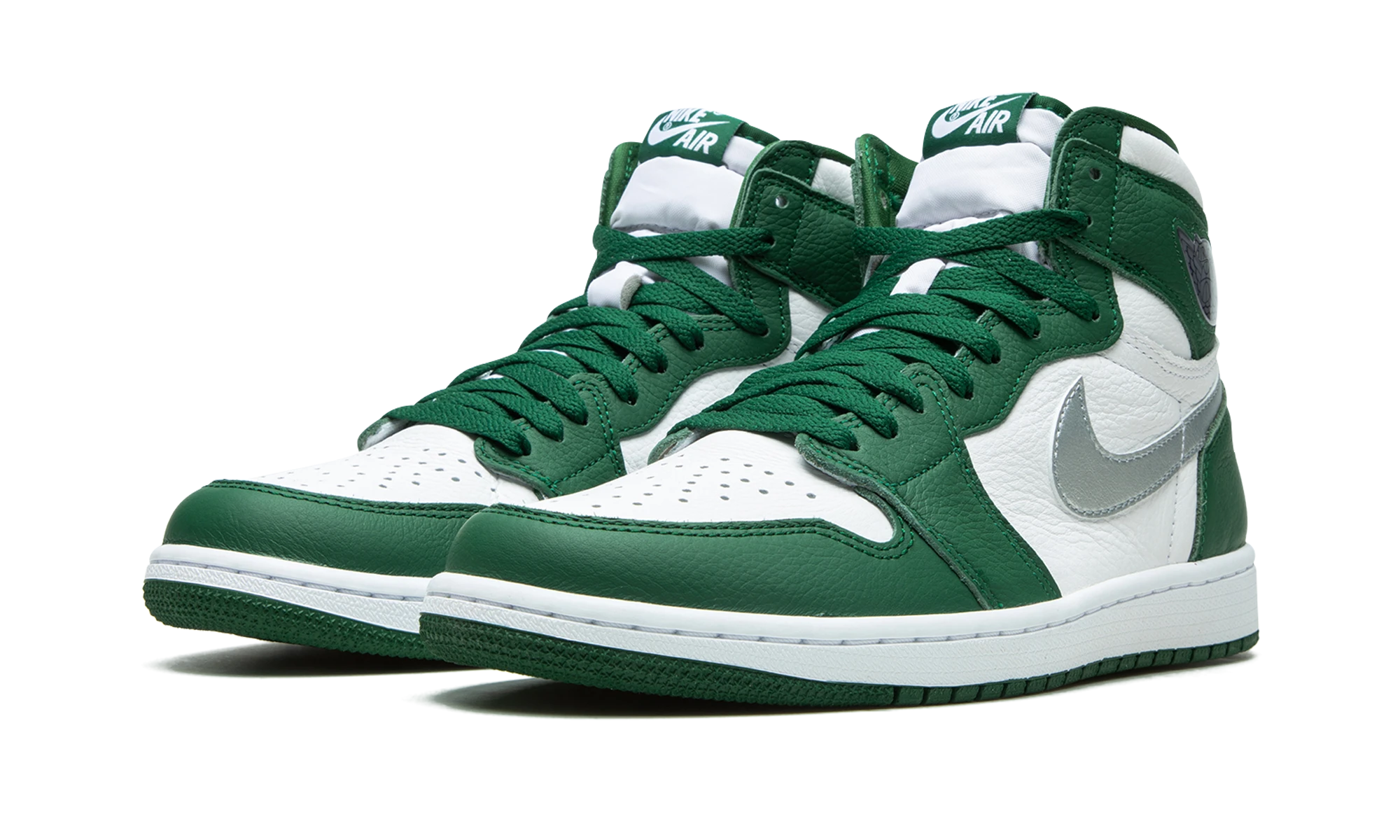Vue de face de la paire de sneakers Air Jordan Jordan 1 Retro High OG Gorge Green multicolore.
