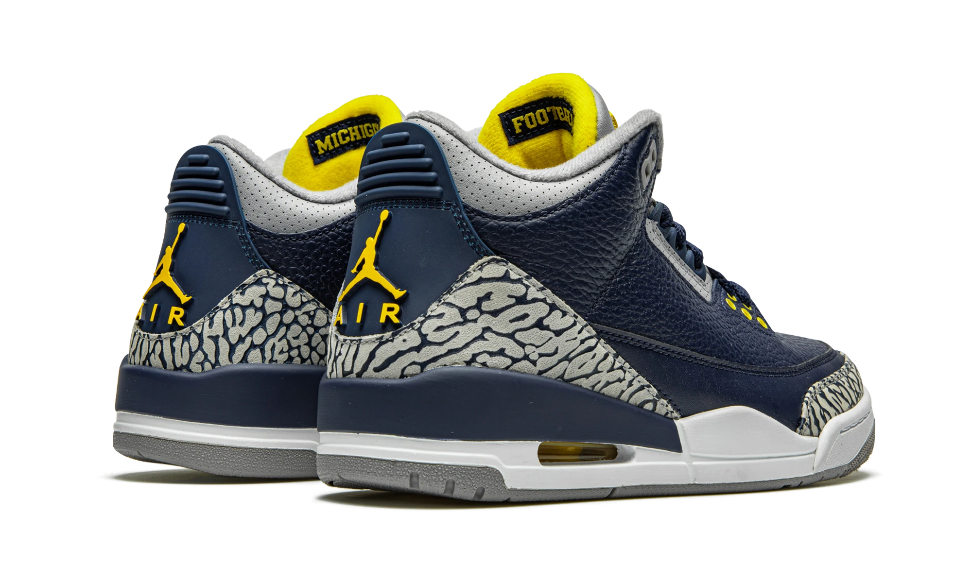 Air Jordan 3 Retro Michigan PE (AJ3-820064) - back view