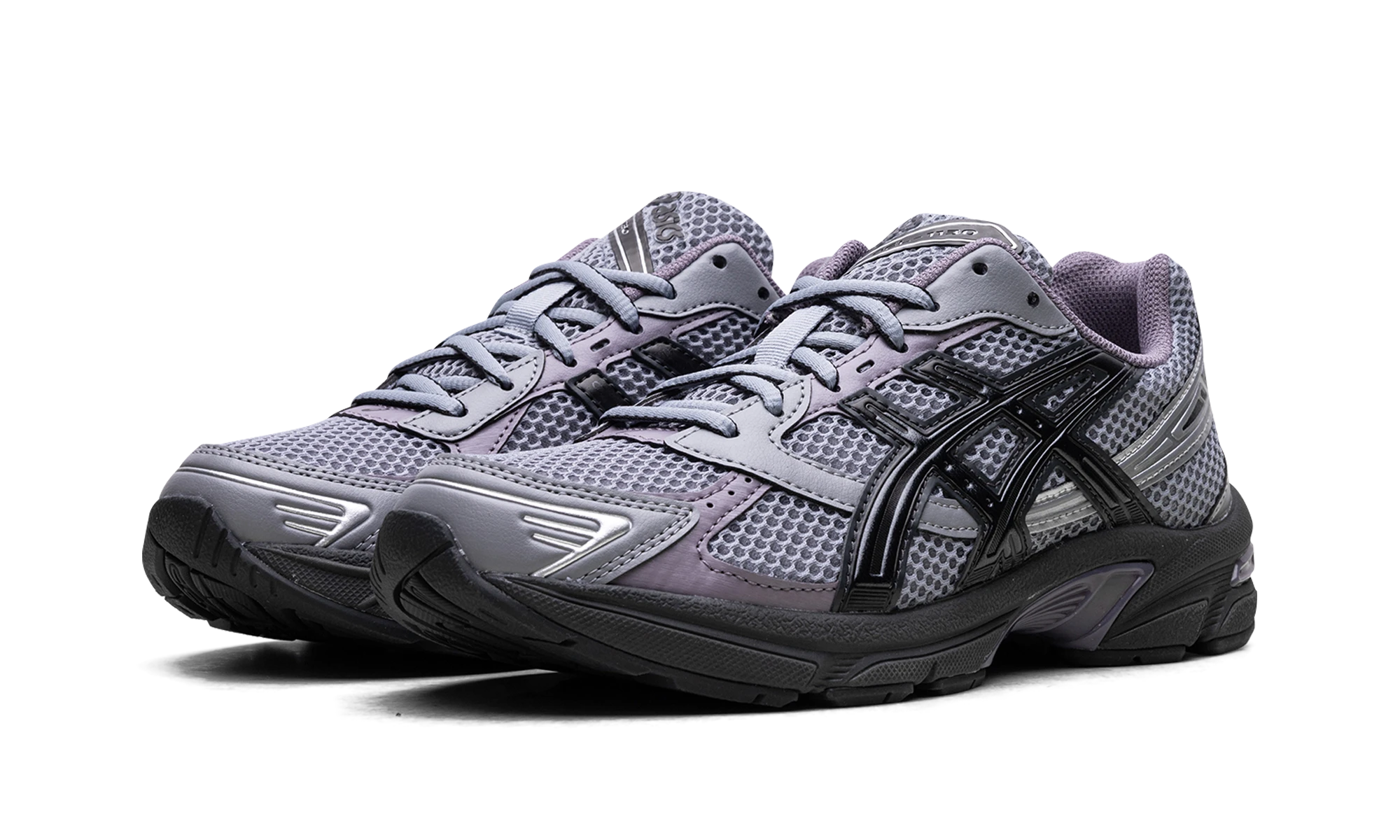 Detail of the inner side of the sneaker ASICS Gel-1130 Sheet Rock Black (1203A633-020) noir.