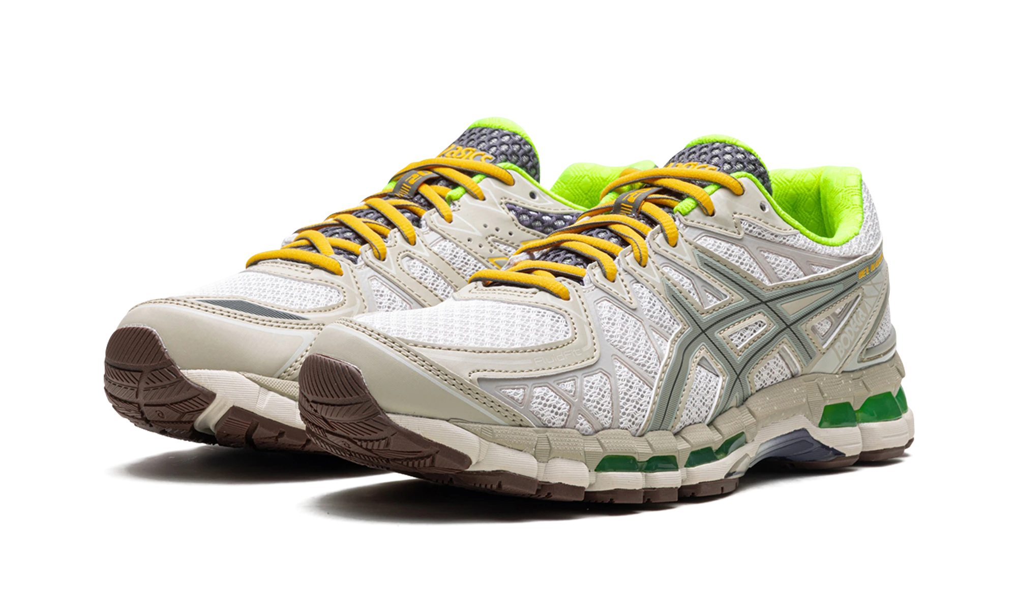Detalj unutarnje strane tenisica ASICS Gel-Kayano 20 Bodega Small Wins Add Up (1203A621-201) argent et vert.