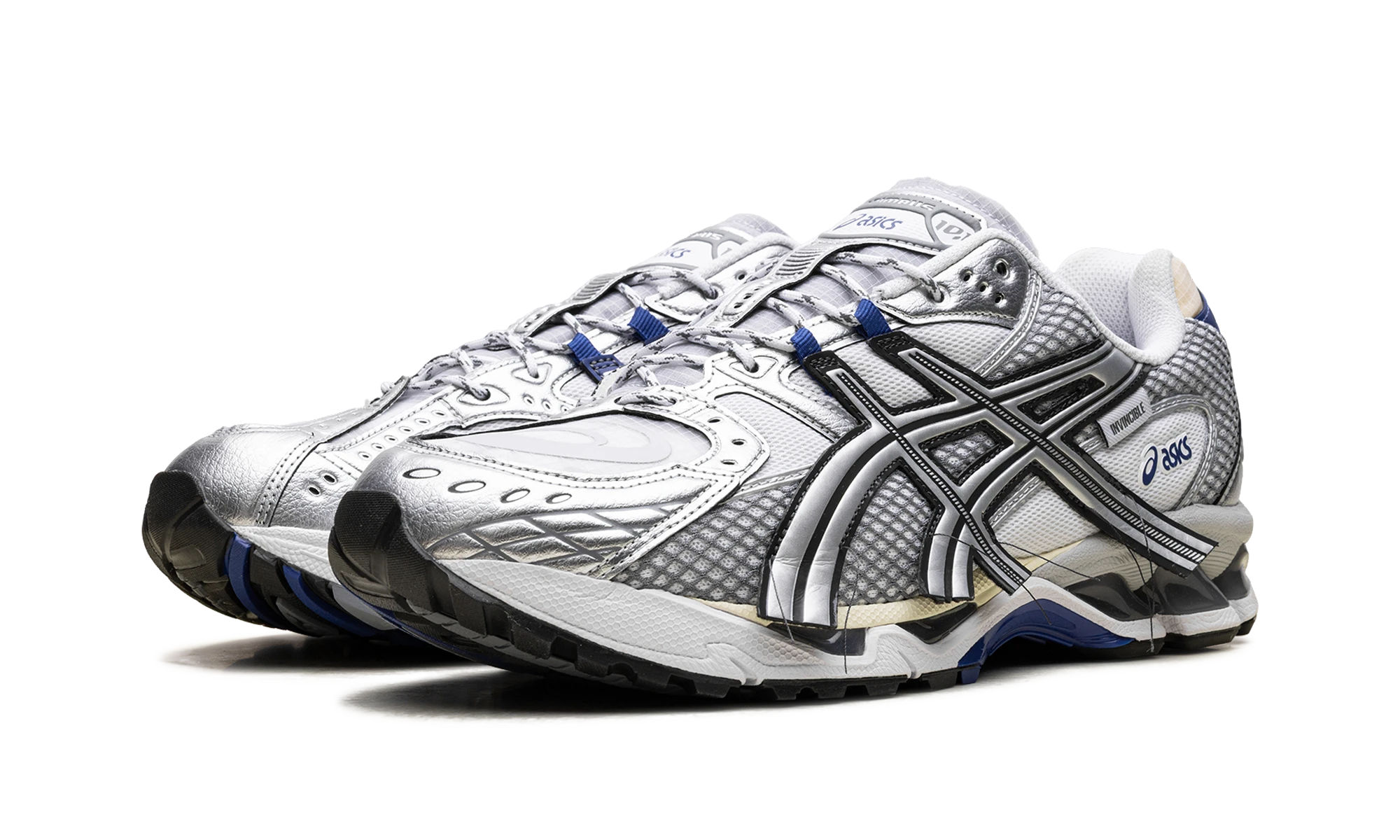 Detail of the inner side of the sneaker ASICS Gel-Nimbus 10.1 Invincible HTTP 404 Blue (1203A814-021) argent et bleu.