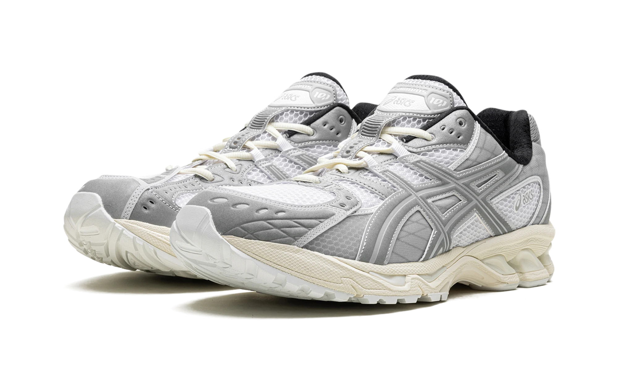 Detalj unutarnje strane tenisica ASICS Gel-Nimbus 10.1 Min-Nano (1203A673-100) blanc.