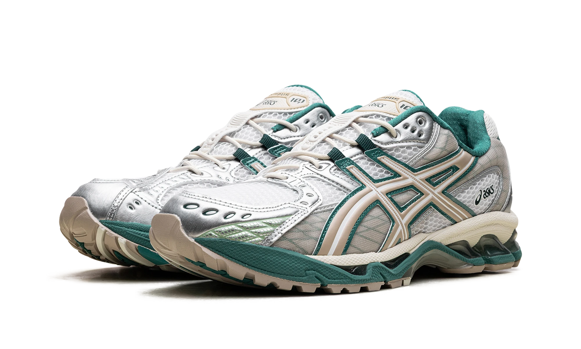 Detail of the inner side of the sneaker ASICS Gel-Nimbus 10.1 White Rainy Lake (1203A543-102) blanc.