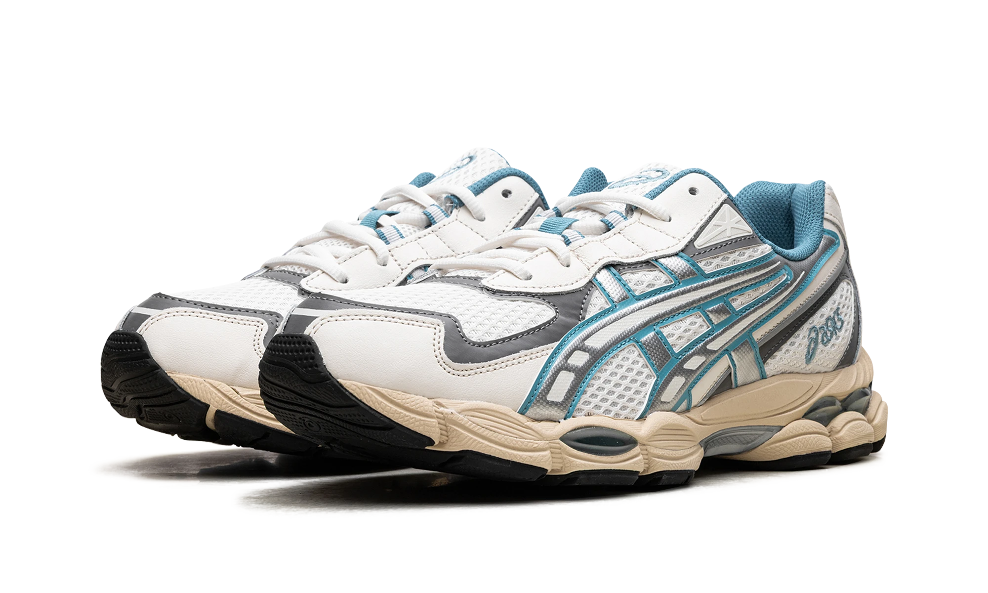 Detalj unutarnje strane tenisica ASICS Gel-NYC 2055 Cream Blue Teal (1203A542-106) beige et bleu.