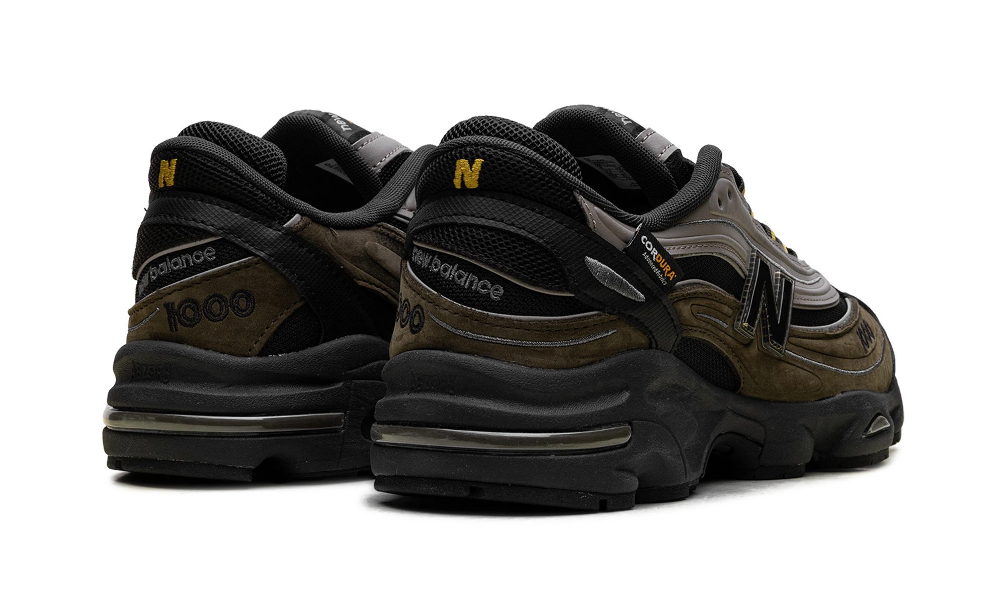 Pair of sneakers New Balance 1000 Cordura Woodland Baroque Gold (M1000L) brand new and authentic with original box.