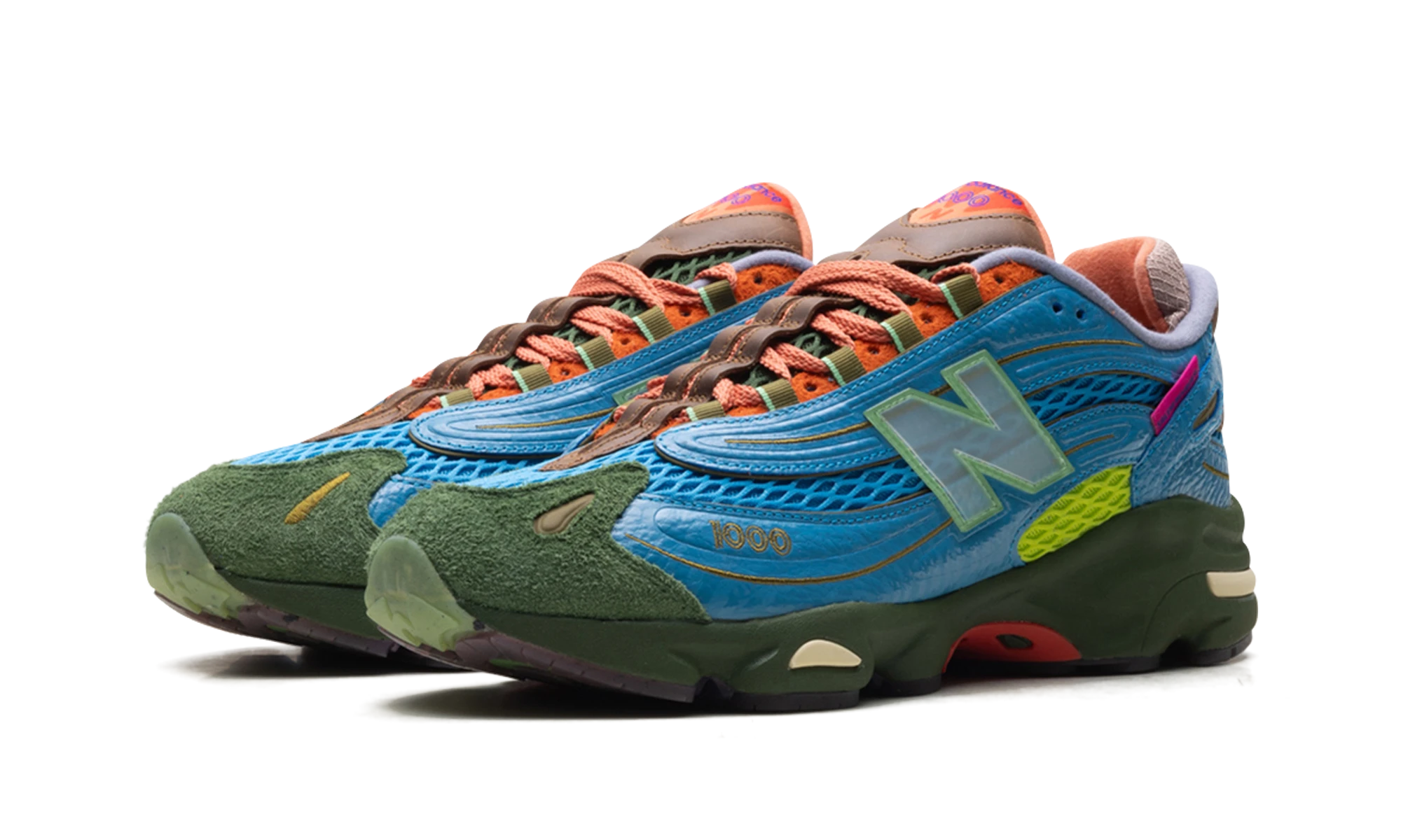 Detail of the inner side of the sneaker New Balance 1000 Salehe Bembury (M1000BM) bleu, vert et orange.