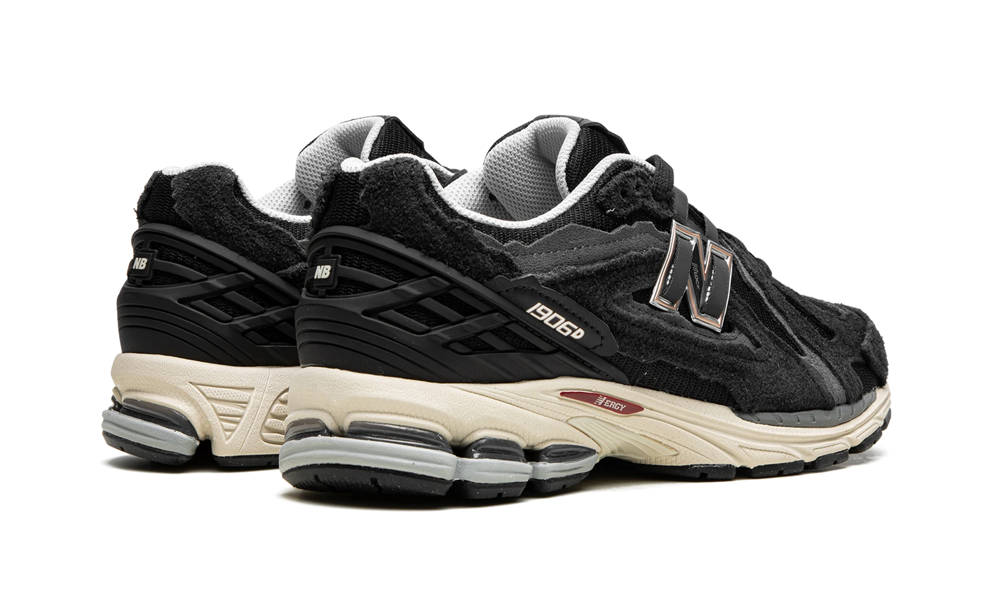 Paar sneakers New Balance 1906D Protection Pack Black (M1906DD) – gloednieuw en authentiek met originele doos.