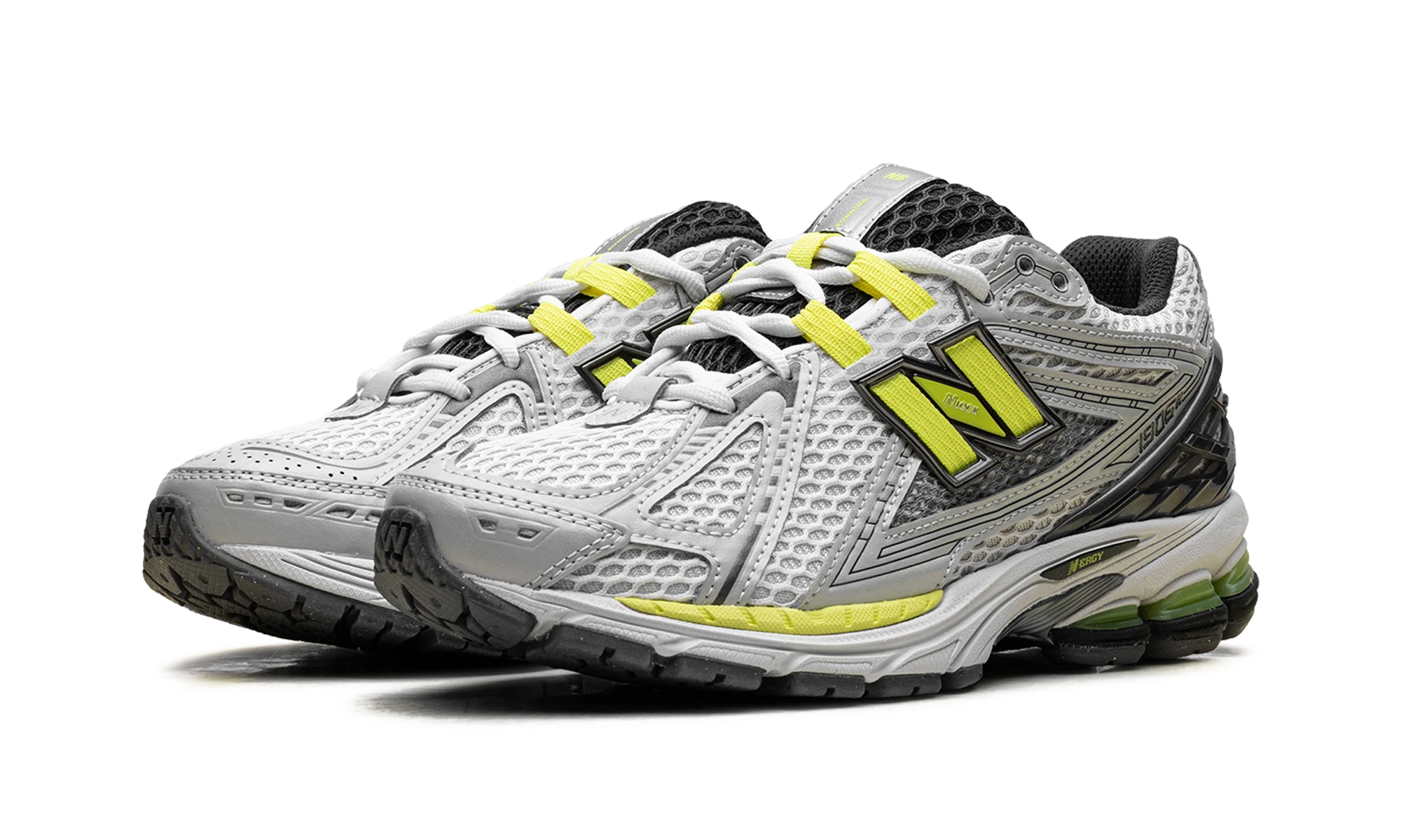 Detail of the inner side of the sneaker New Balance 1906R Light Silver Metallic Alkaline Green (U190652H) argent et vert.