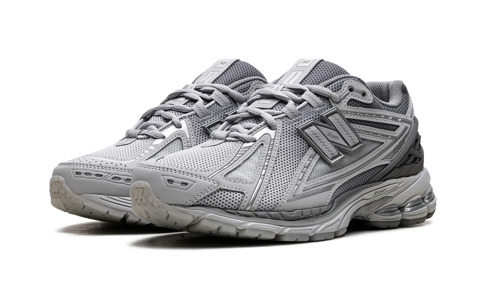 Detail vnútornej strany teniska New Balance 1906R Lunar New Year Raincloud (U1906RNY) gris.