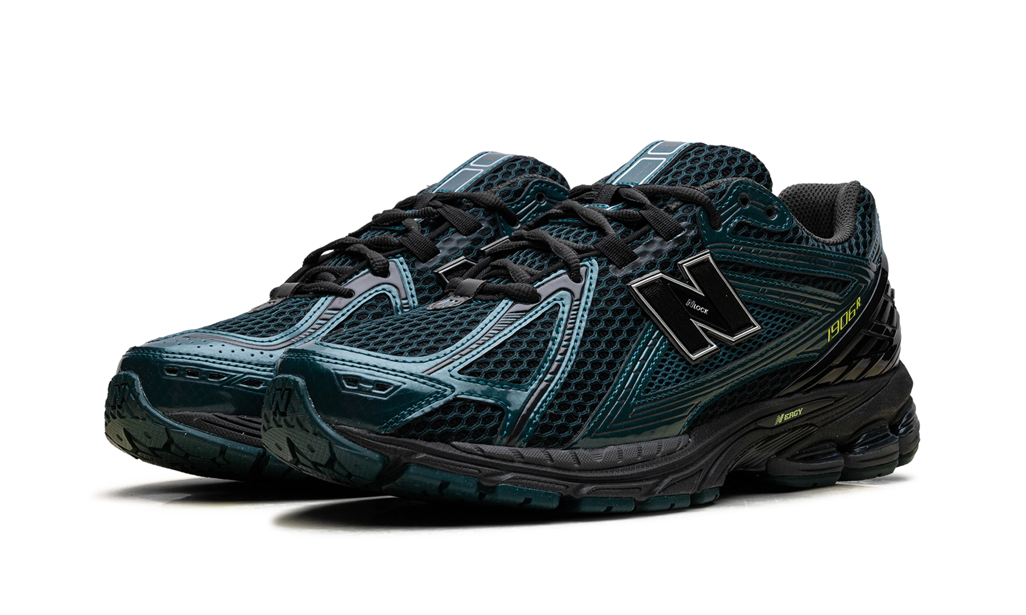 Detail vnútornej strany teniska New Balance 1906R Medusa Green Black (U190646S) vert et noir.
