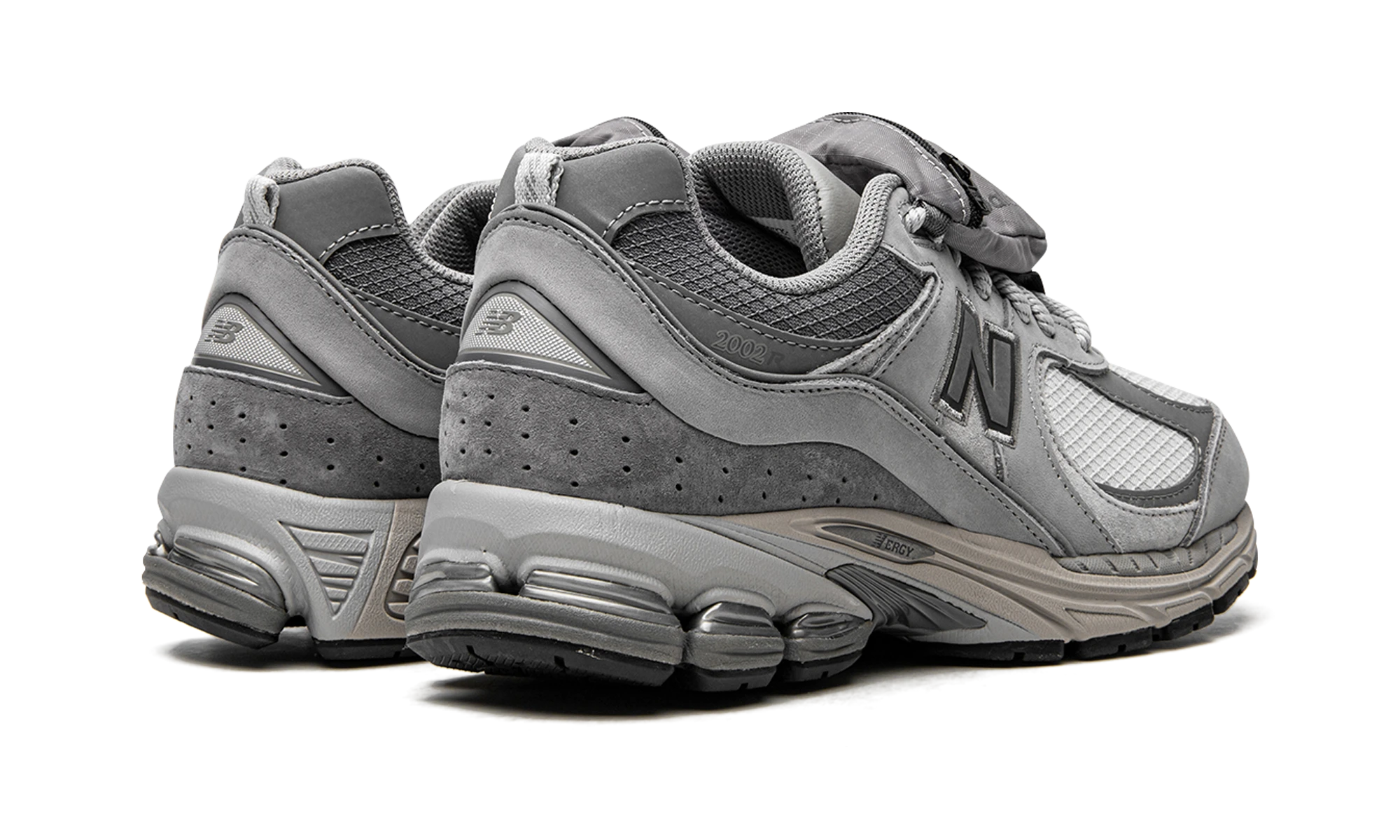 Par de zapatillas New Balance 2002R Grey Pocket (M2002RVC) nuevas y auténticas con caja original.