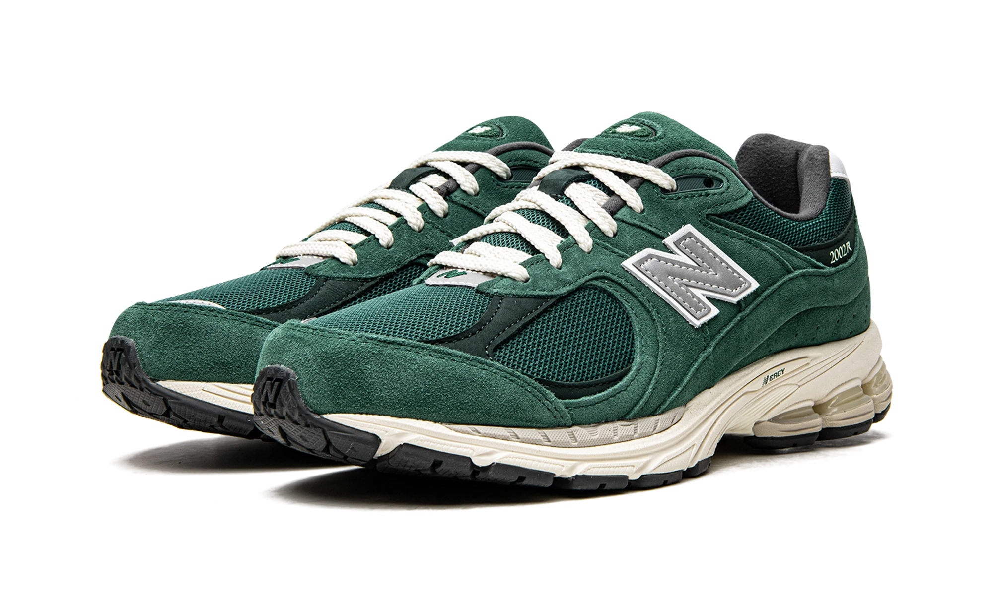 Detail of the inner side of the sneaker New Balance 2002R Nightwatch Green (M2002RHB) vert, blanc et gris.