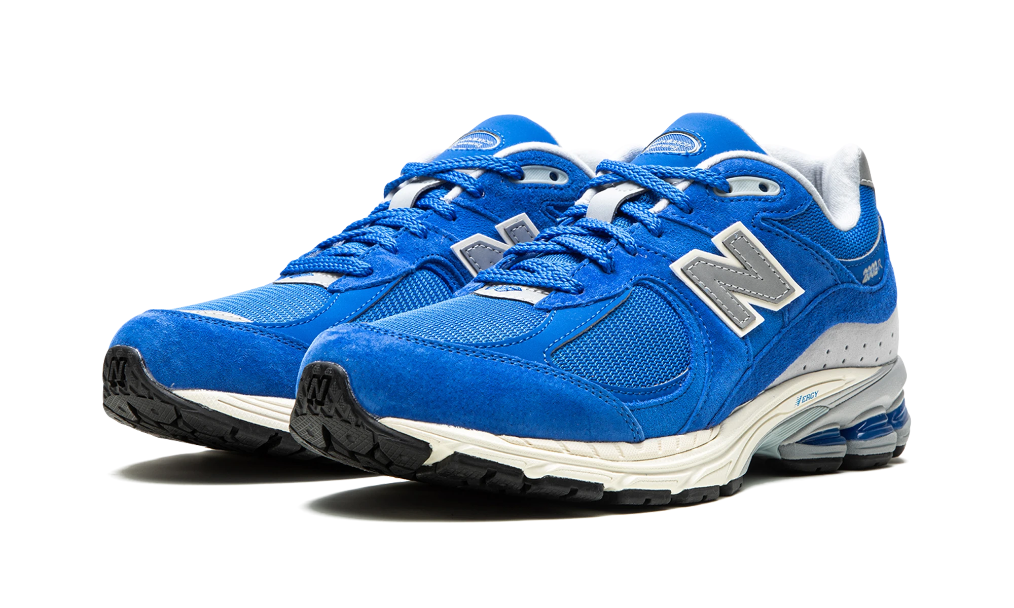 Detail of the inner side of the sneaker New Balance 2002R Sport Royal (M2002RHU) bleu et blanc.