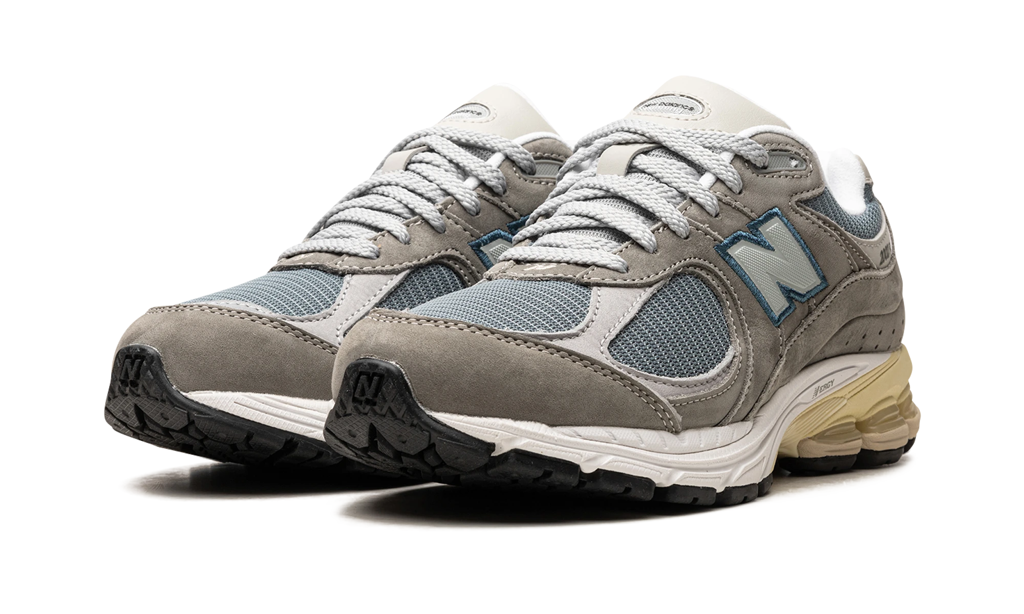 Detail of the inner side of the sneaker New Balance 2002R Steel Blue (M2002RNA) bleu, gris et blanc.