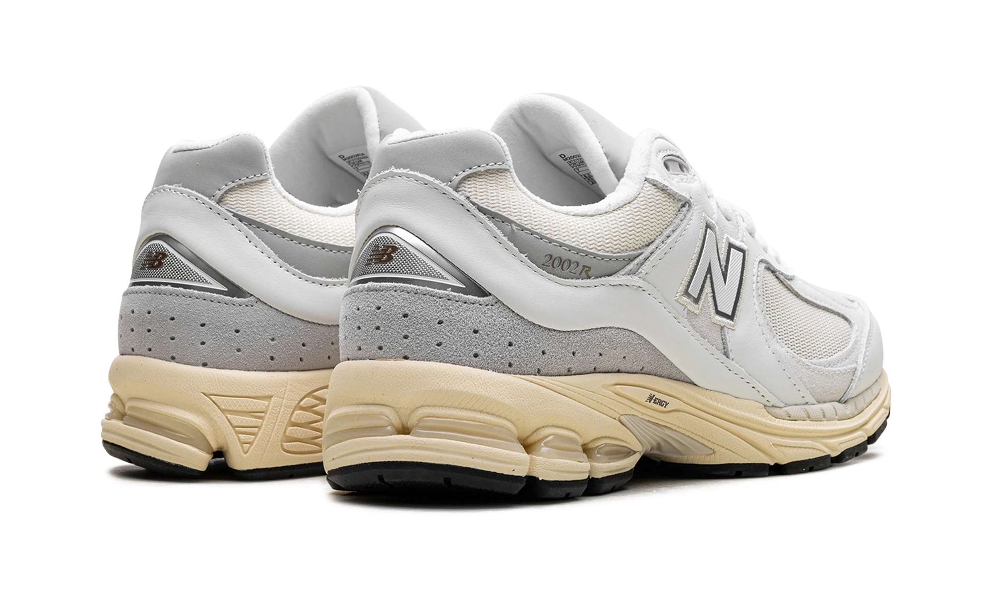 Pari lenkkareita New Balance 2002R White Gold (M2002RIA) – upouusia ja aitoja alkuperäisessä laatikossa.