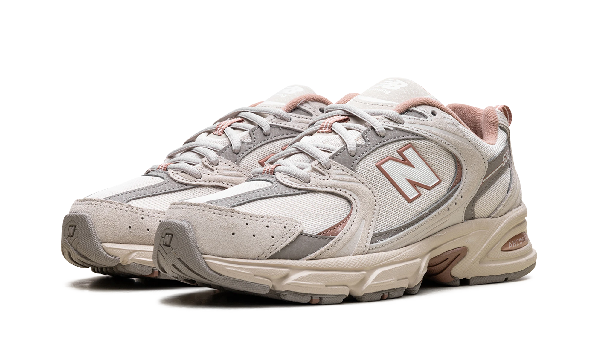 Vue de face de la paire de sneakers New Balance 530 Timberwolf Linen Landslide beige.