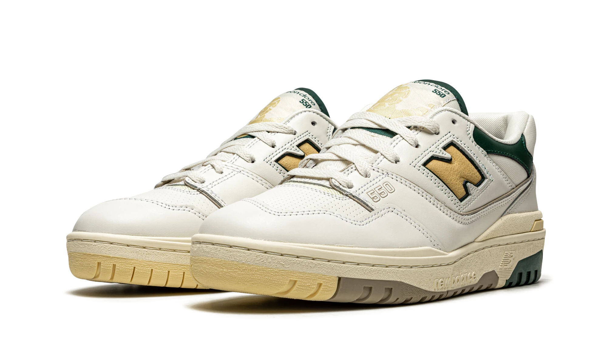 Detalhe do lado interior da sapatilha New Balance 550 Aime Leon Dore Natural Green (BB550A2) blanc et vert.