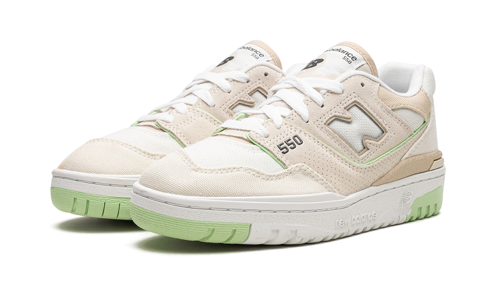 Detail of the inner side of the sneaker New Balance 550 Turtledove Green Aura (BBW550FB) vert.