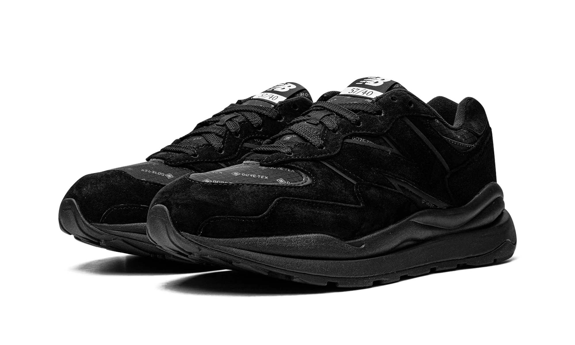 Detail of the inner side of the sneaker New Balance 57/40 Gore-Tex Black (M5740GTP) noir et blanc.