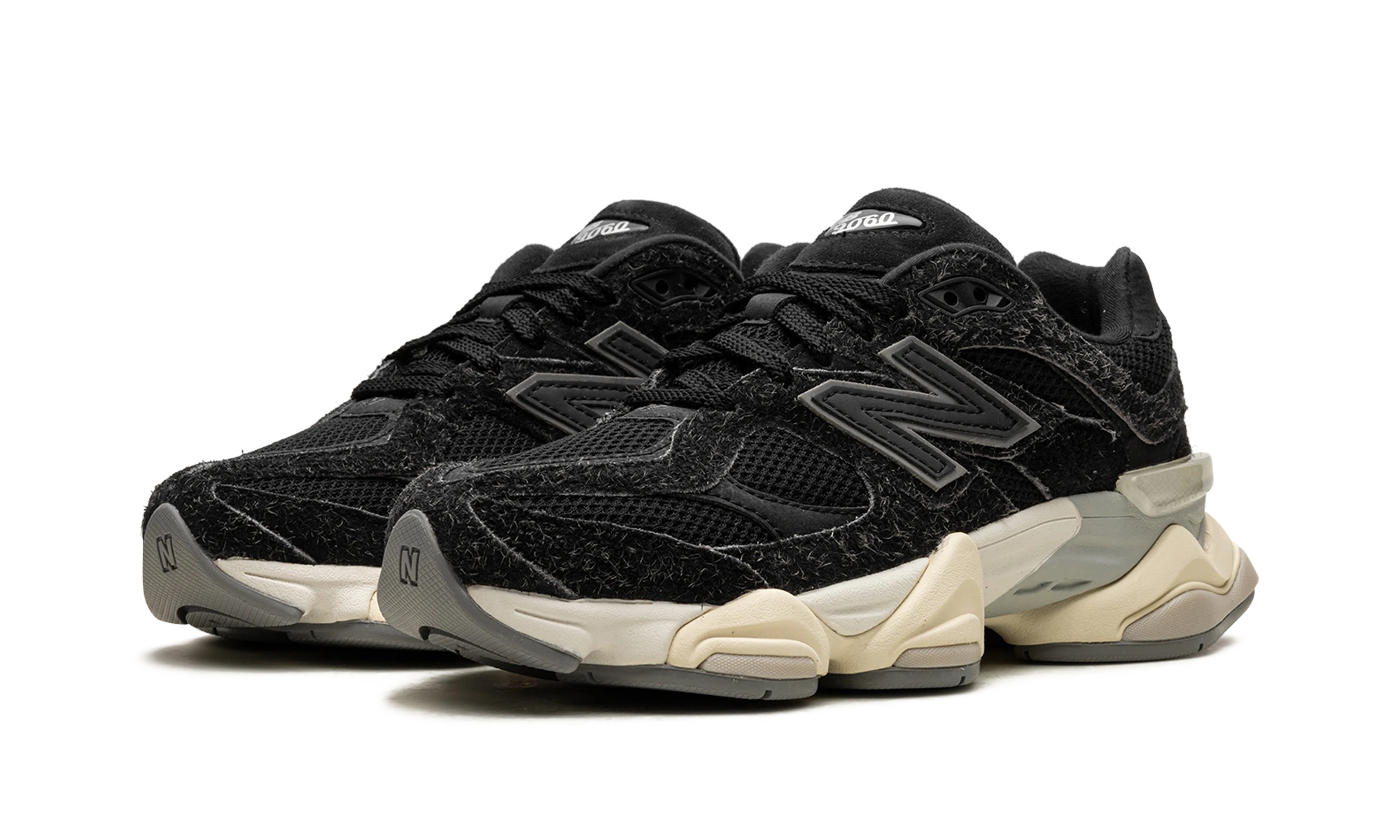 Detail van de binnenkant van de sneaker New Balance 9060 Black Sea Salt (U9060HSD) noir, blanc et gris.