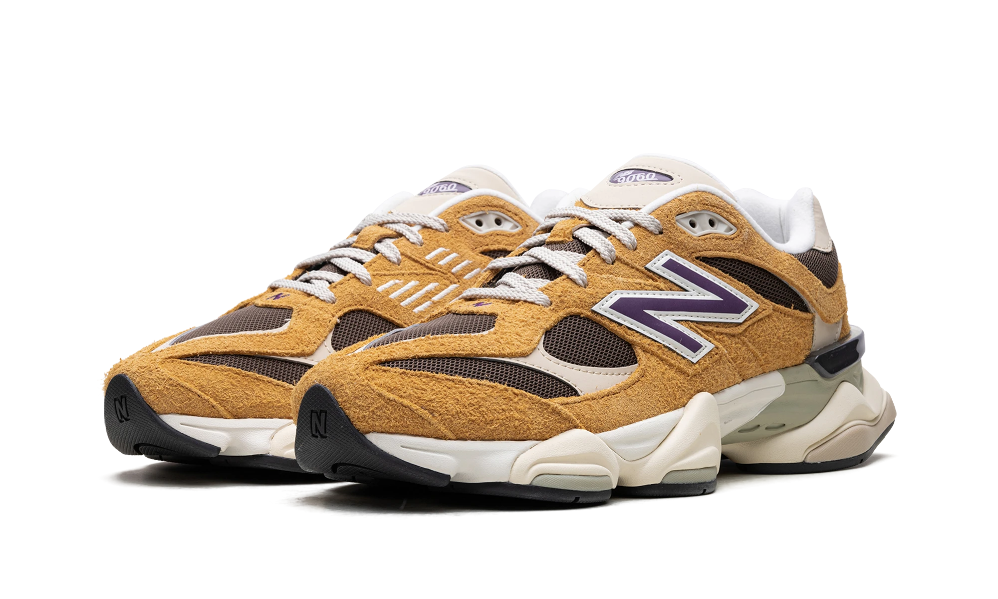 Detail van de binnenkant van de sneaker New Balance 9060 Butterscotch (U9060SRB) noir, beige et violet.