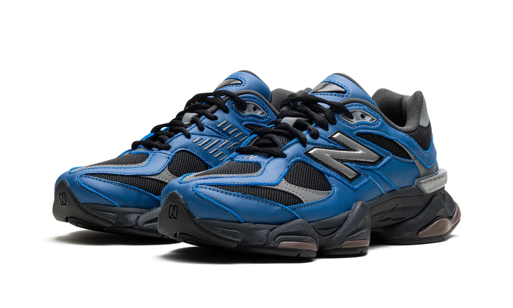 Detail van de binnenkant van de sneaker New Balance 9060 Dark Royal Brown (U9060NRH) noir, bleu et marron.