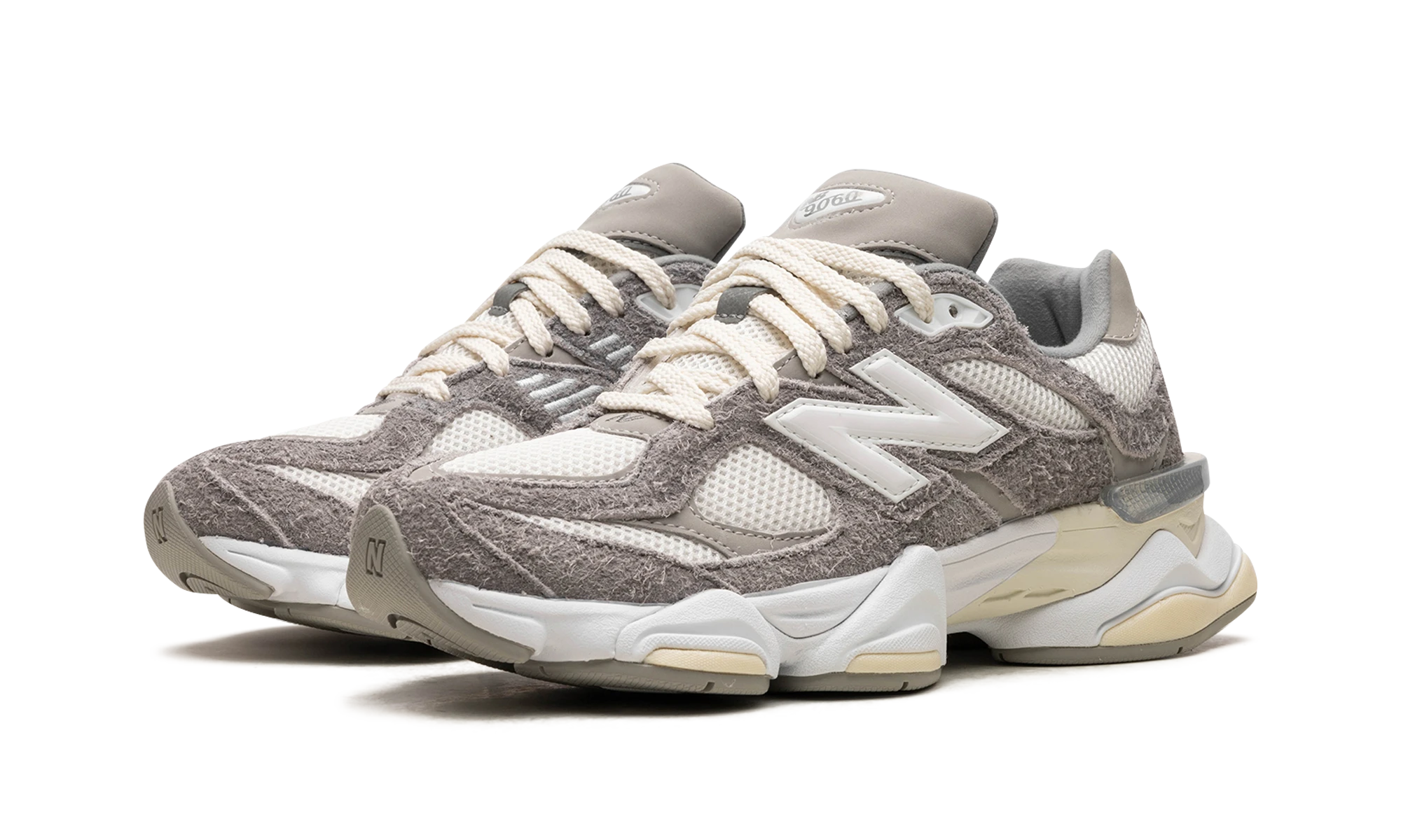 Detail van de binnenkant van de sneaker New Balance 9060 Grey White (U9060YGA) gris et blanc.