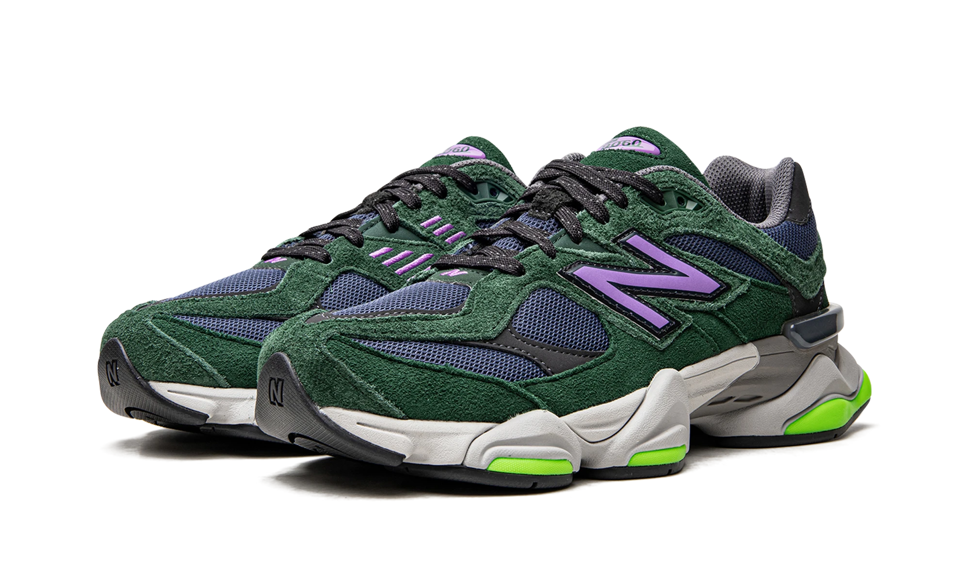 Detail van de binnenkant van de sneaker New Balance 9060 Nightwatch (U9060GRE) vert, bleu et violet.