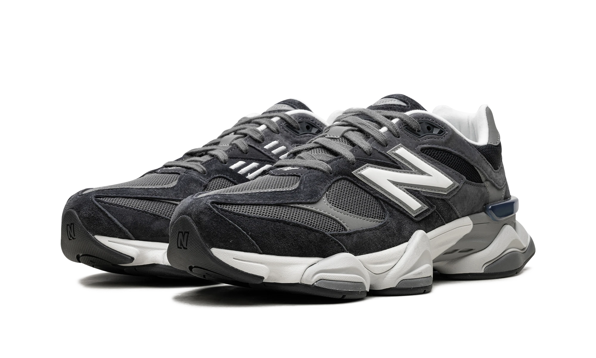 Detail van de binnenkant van de sneaker New Balance 9060 Phantom Castlerock (U9060JBM) noir.