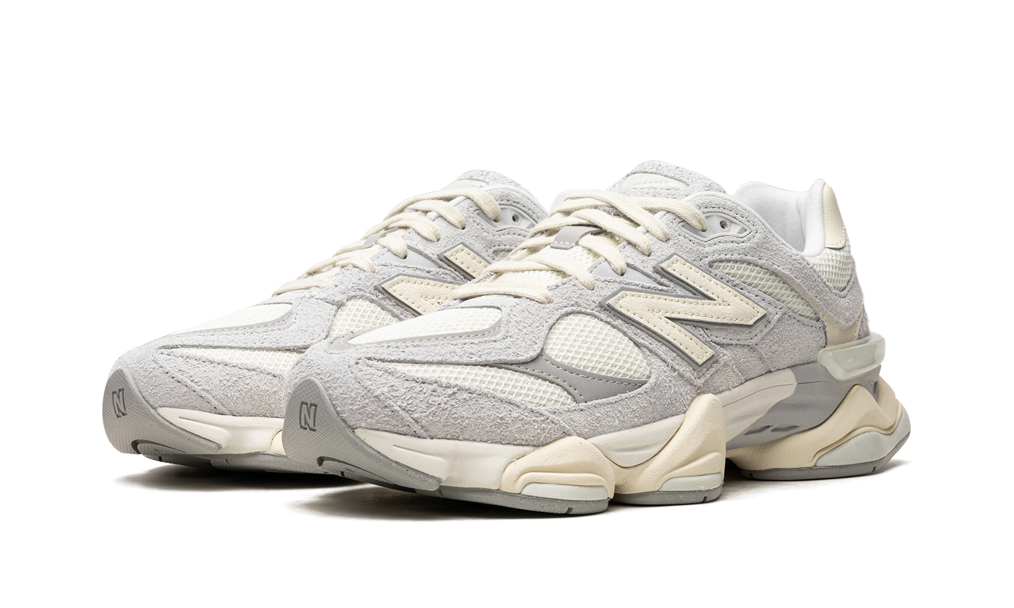 Detail van de binnenkant van de sneaker New Balance 9060 Quartz Grey (U9060HSA) gris, beige et blanc.