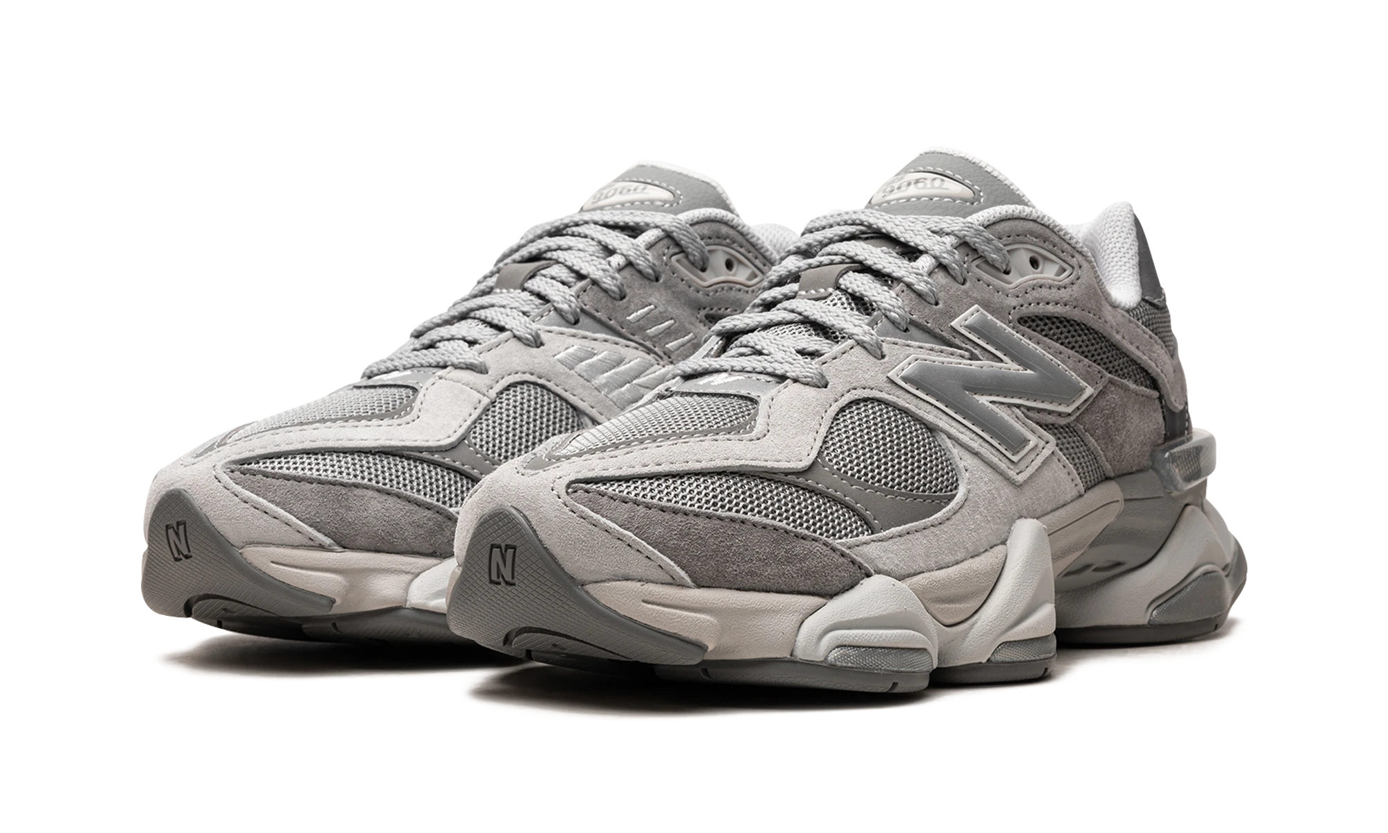 Detail van de binnenkant van de sneaker New Balance 9060 Shadow Grey (U9060GG) gris et argent.