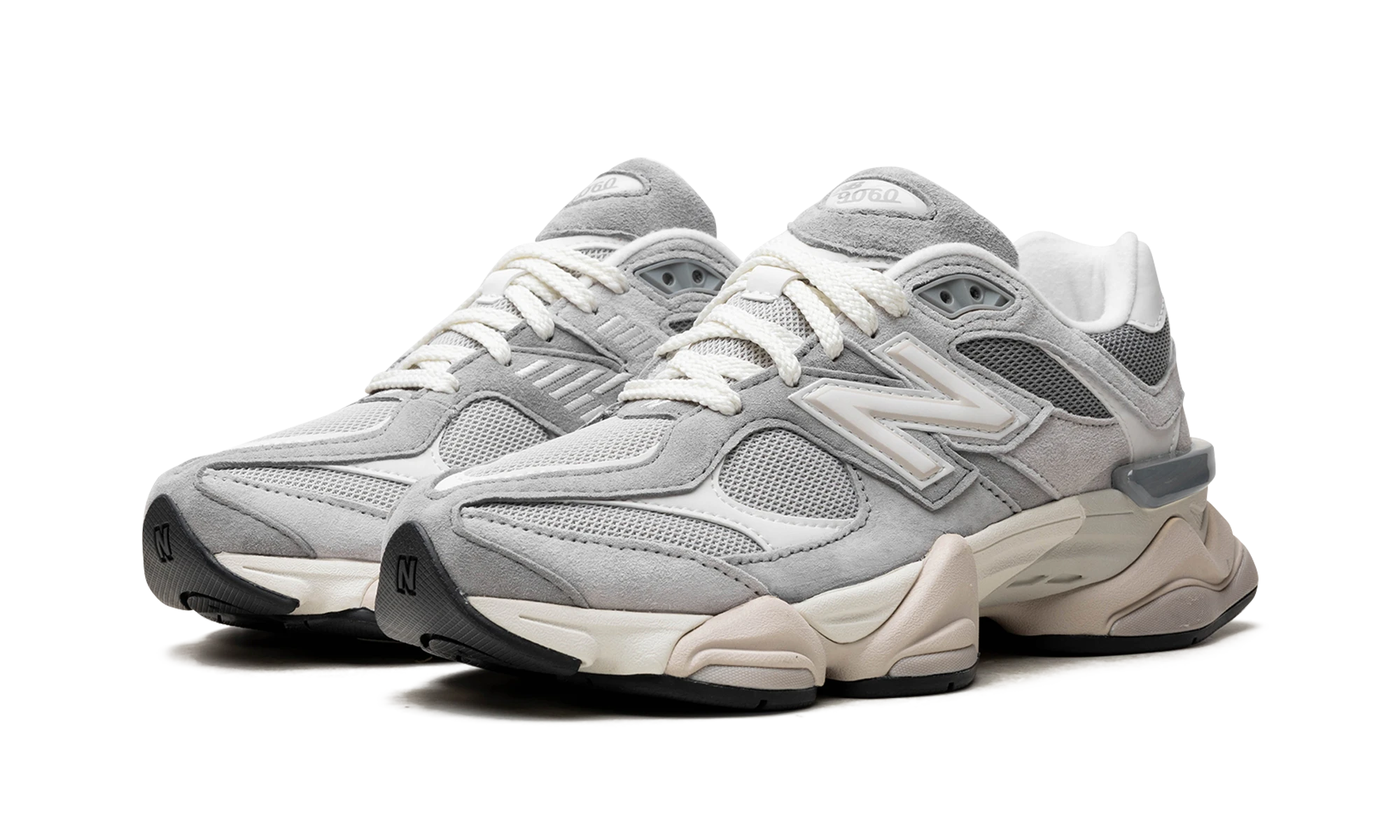 Detail van de binnenkant van de sneaker New Balance 9060 Slate Grey Raincloud (U9060EEE) gris.