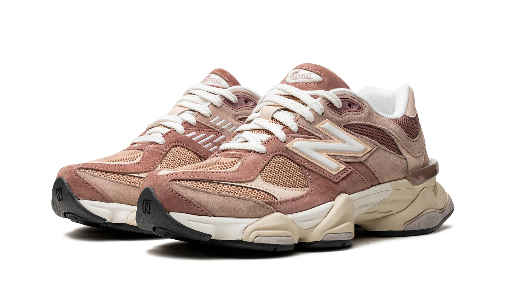 Detail van de binnenkant van de sneaker New Balance 9060 Sparrow Flat Taupe (U9060EEH) beige et rose.