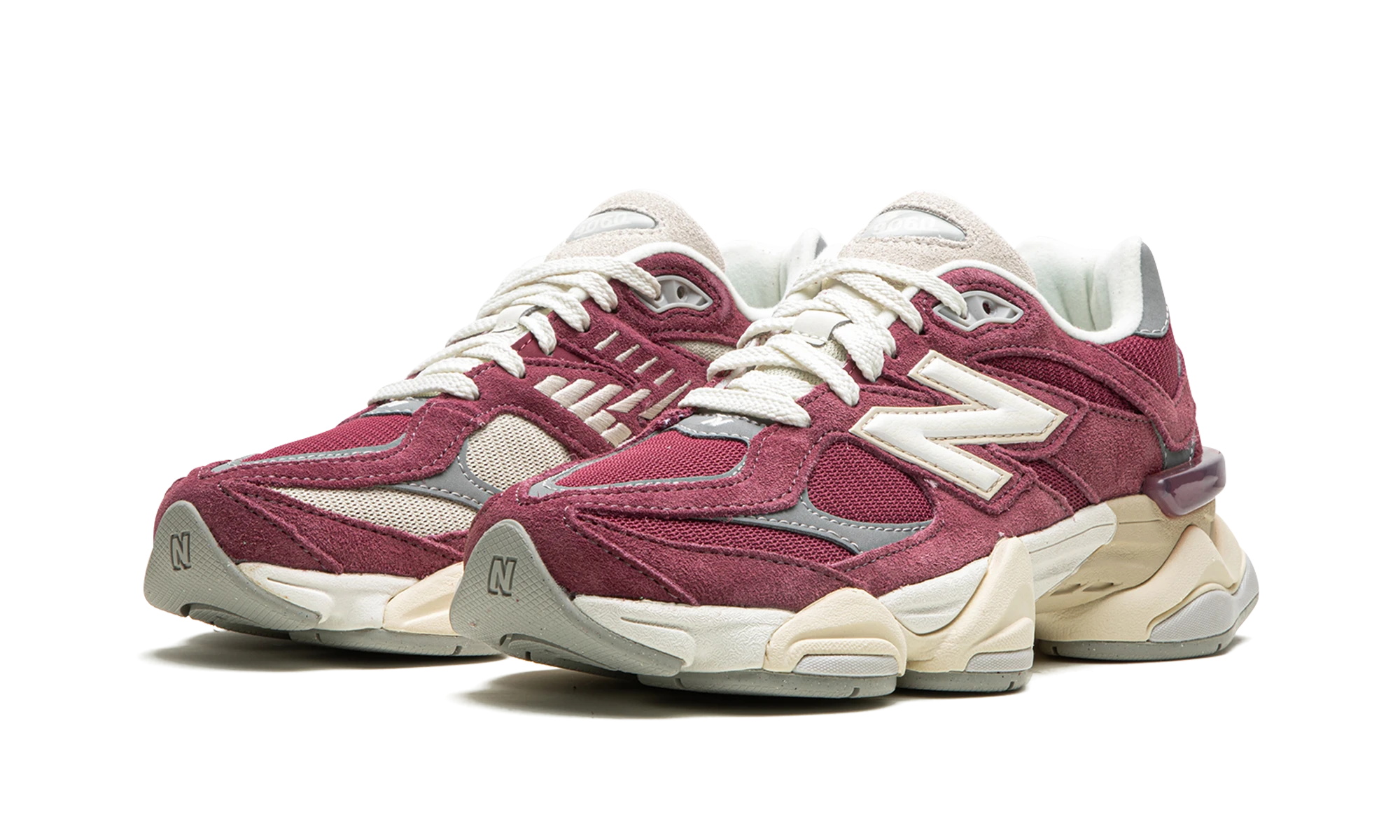 Detail van de binnenkant van de sneaker New Balance 9060 Washed Burgundy (U9060VNA) marron, beige et gris.
