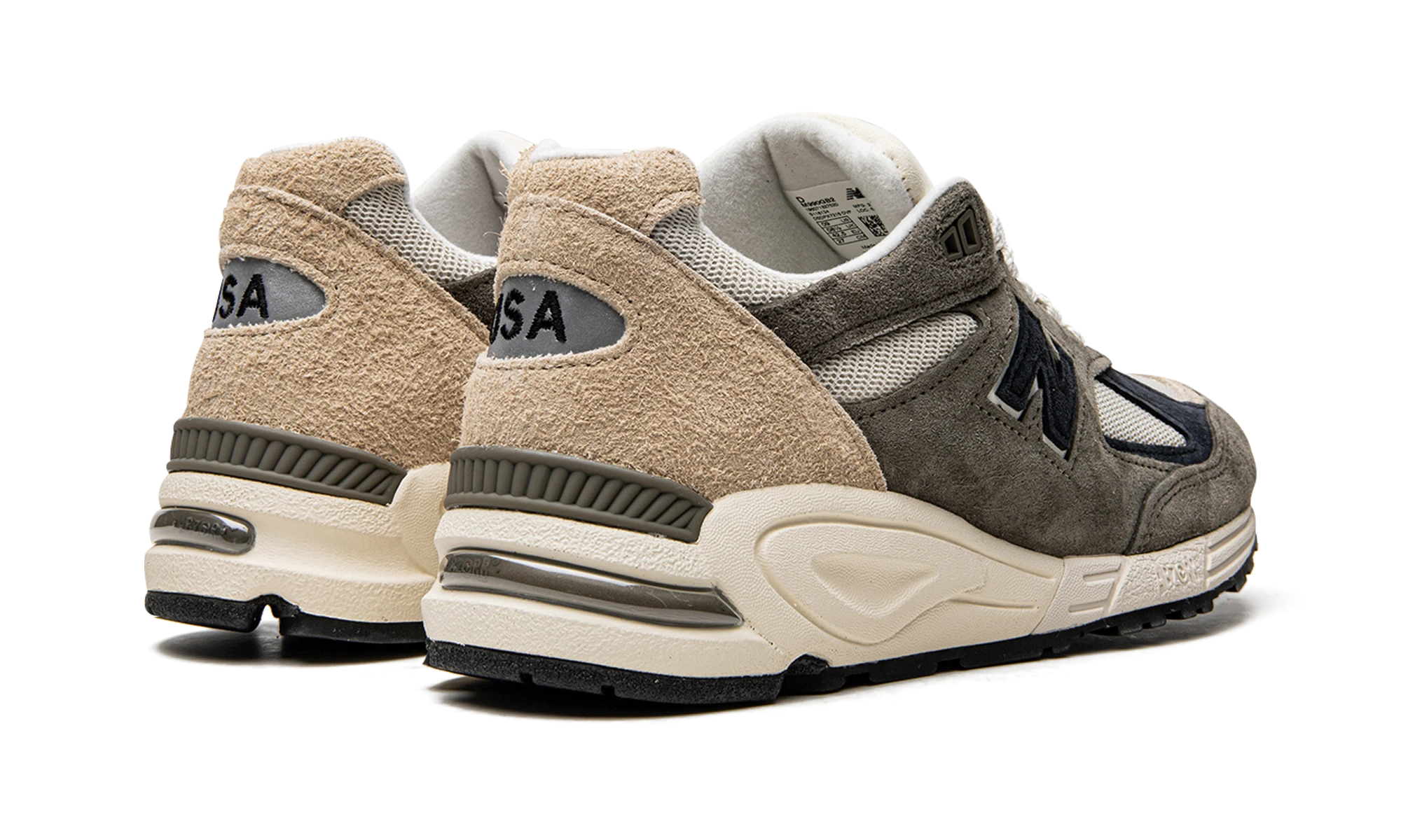 Par sneakers New Balance 990v2 MiUSA Grey Tan (M990GB2) – splitternya och autentiska med originalkartong.