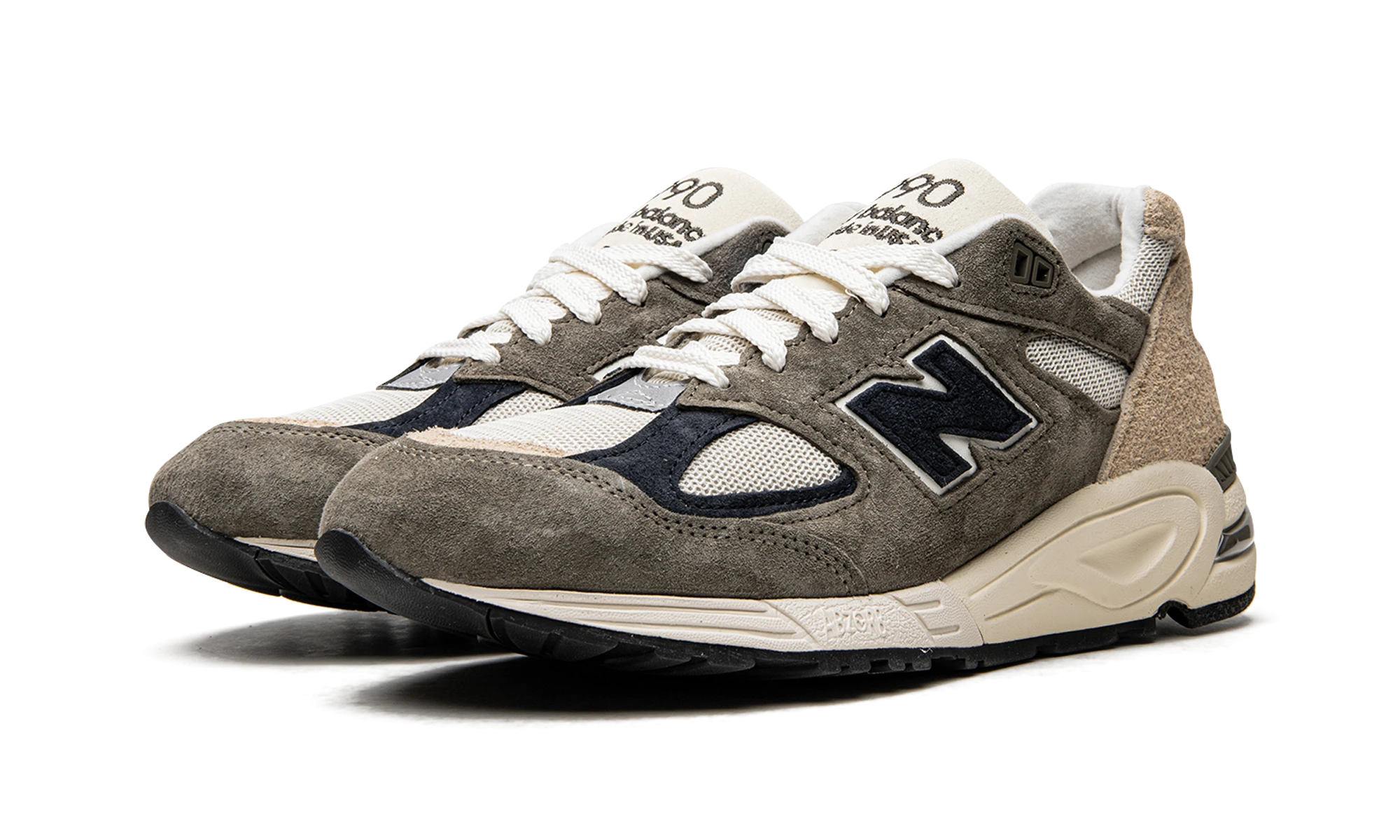 Detalj av insidan av sneaker New Balance 990v2 MiUSA Grey Tan (M990GB2) gris et beige.