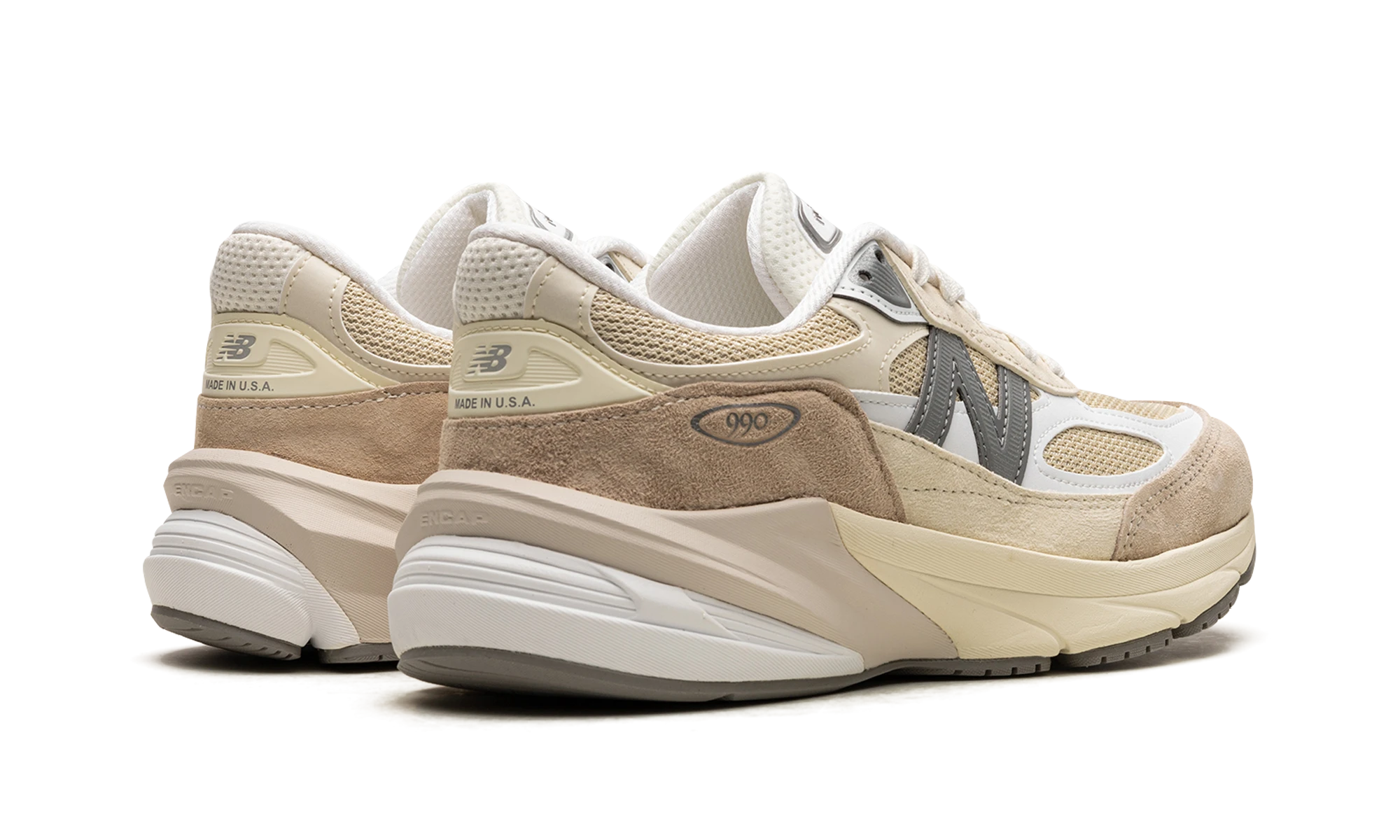 Paar Sneaker New Balance 990v6 MiUSA Cream (M990SS6) – nagelneu und authentisch mit Originalkarton.