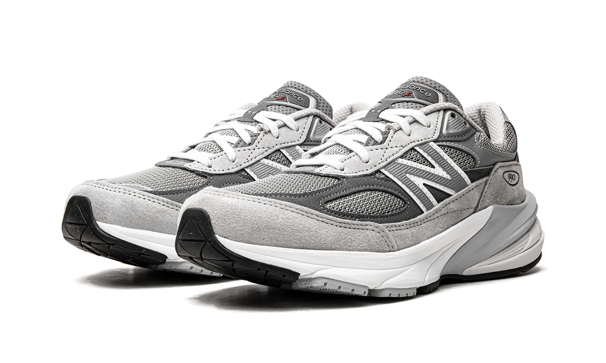 Detail of the inner side of the sneaker New Balance 990v6 MiUSA Grey (M990GL6) gris.