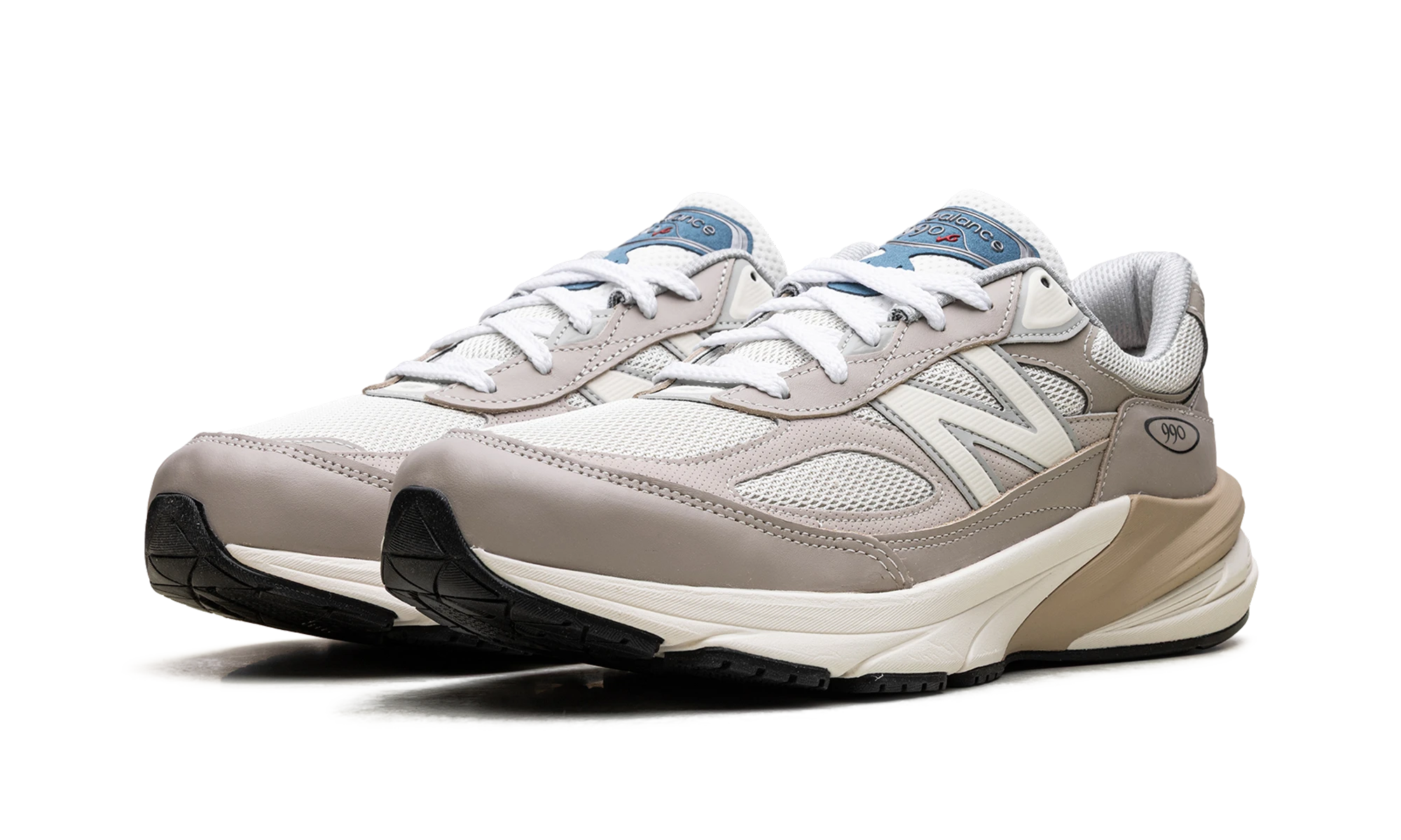 Detail of the inner side of the sneaker New Balance 990v6 MiUSA Teddy Santis Light Mushroom Moonrock (U990MM6) beige.