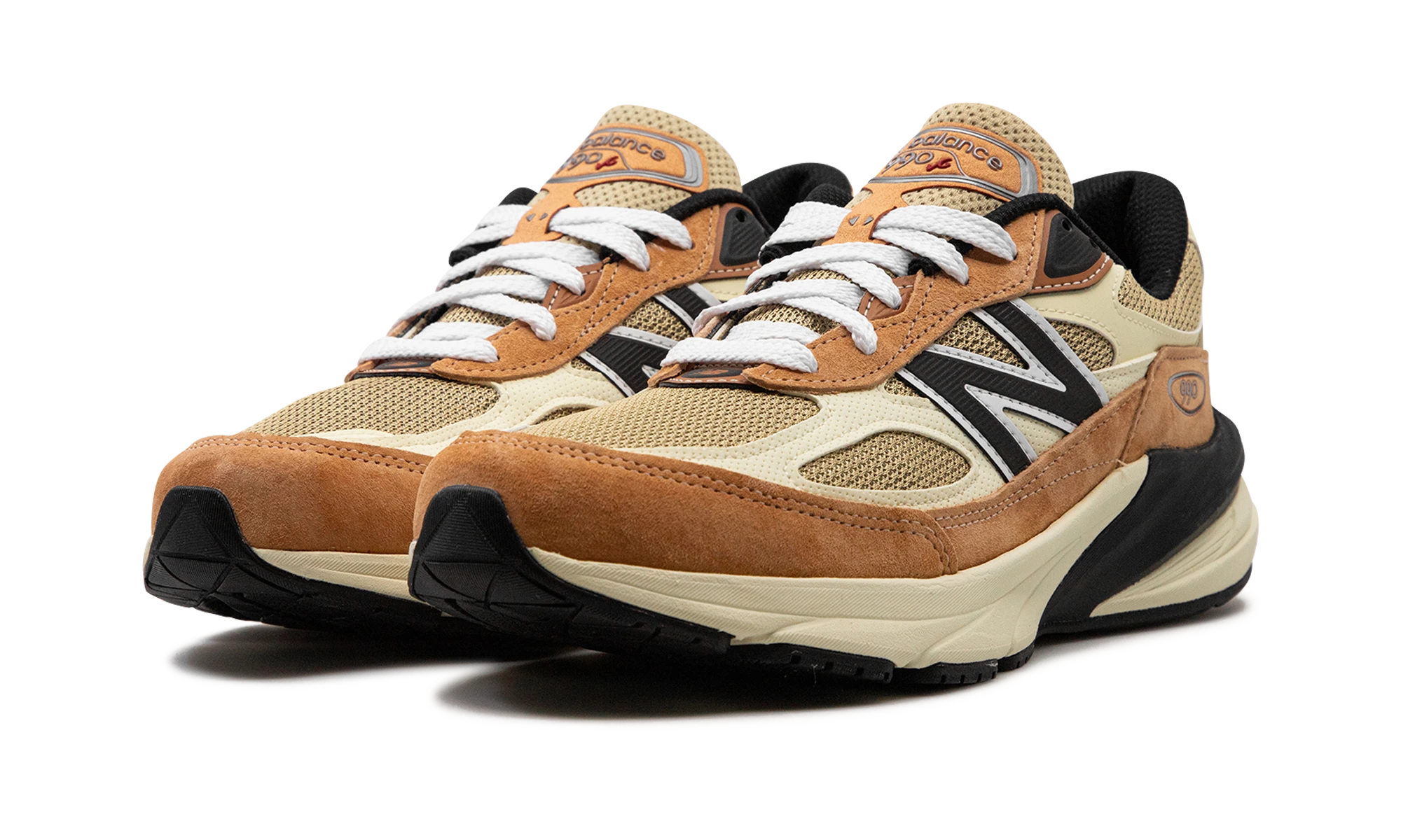 Detail of the inner side of the sneaker New Balance 990v6 MiUSA Teddy Santis Sepia Orange (U990TO6) orange.