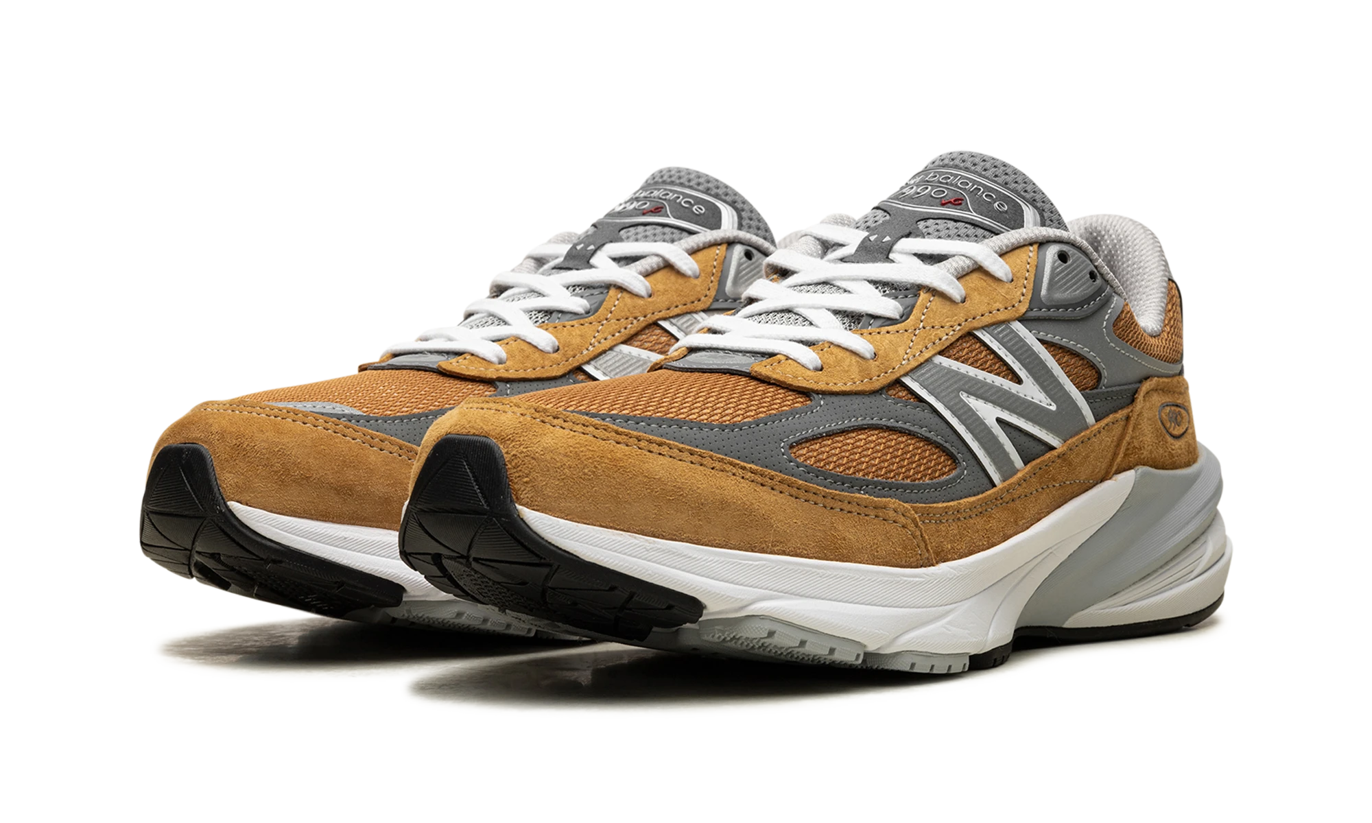 Detail of the inner side of the sneaker New Balance 990v6 MiUSA Workwear Grey (U990TN6) gris.